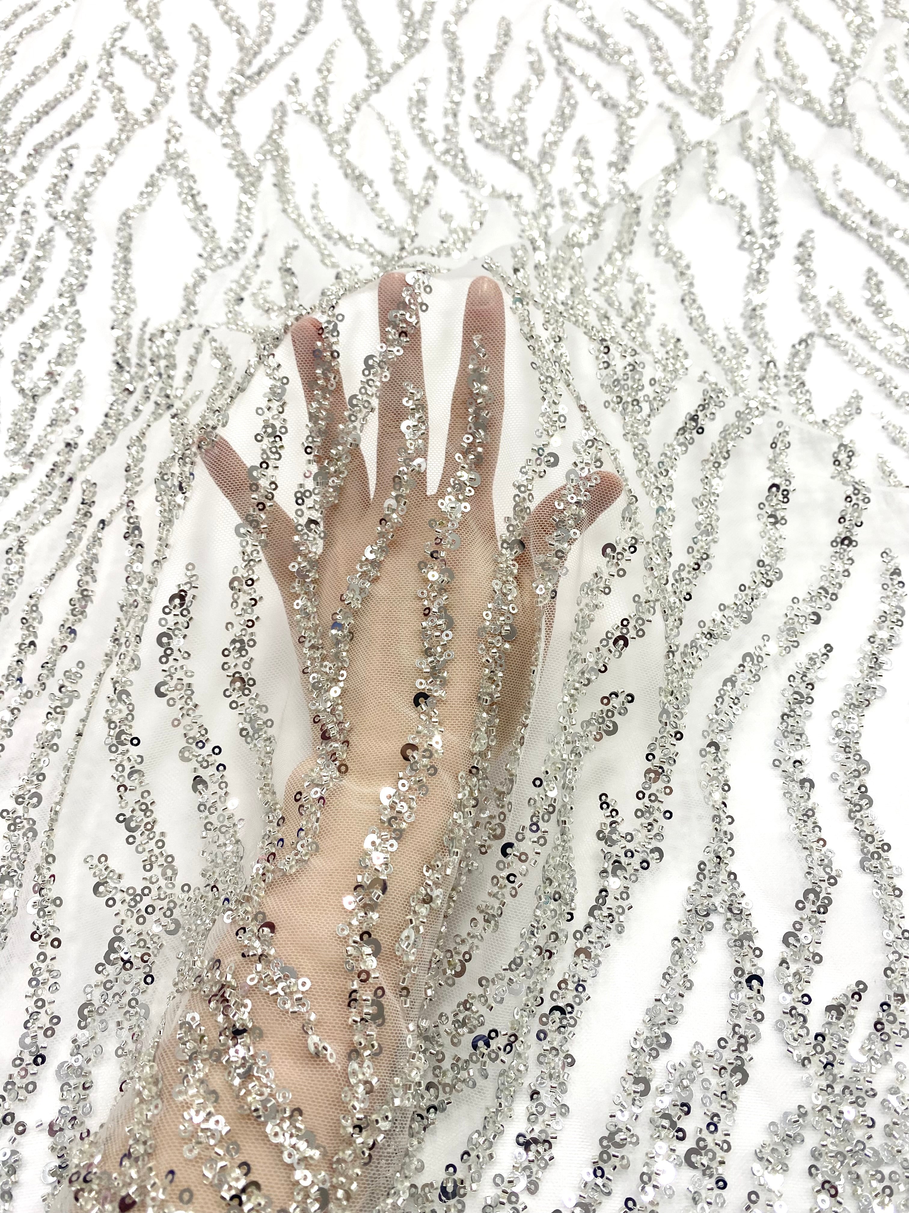 Dantela Couture Argintie pe Tulle Ivory cu Siraguri, cu Margele si Paiete