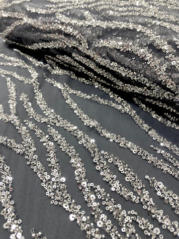 Dantela Couture Argintie pe Tulle Antracit cu Siraguri, cu Margele si Paiete