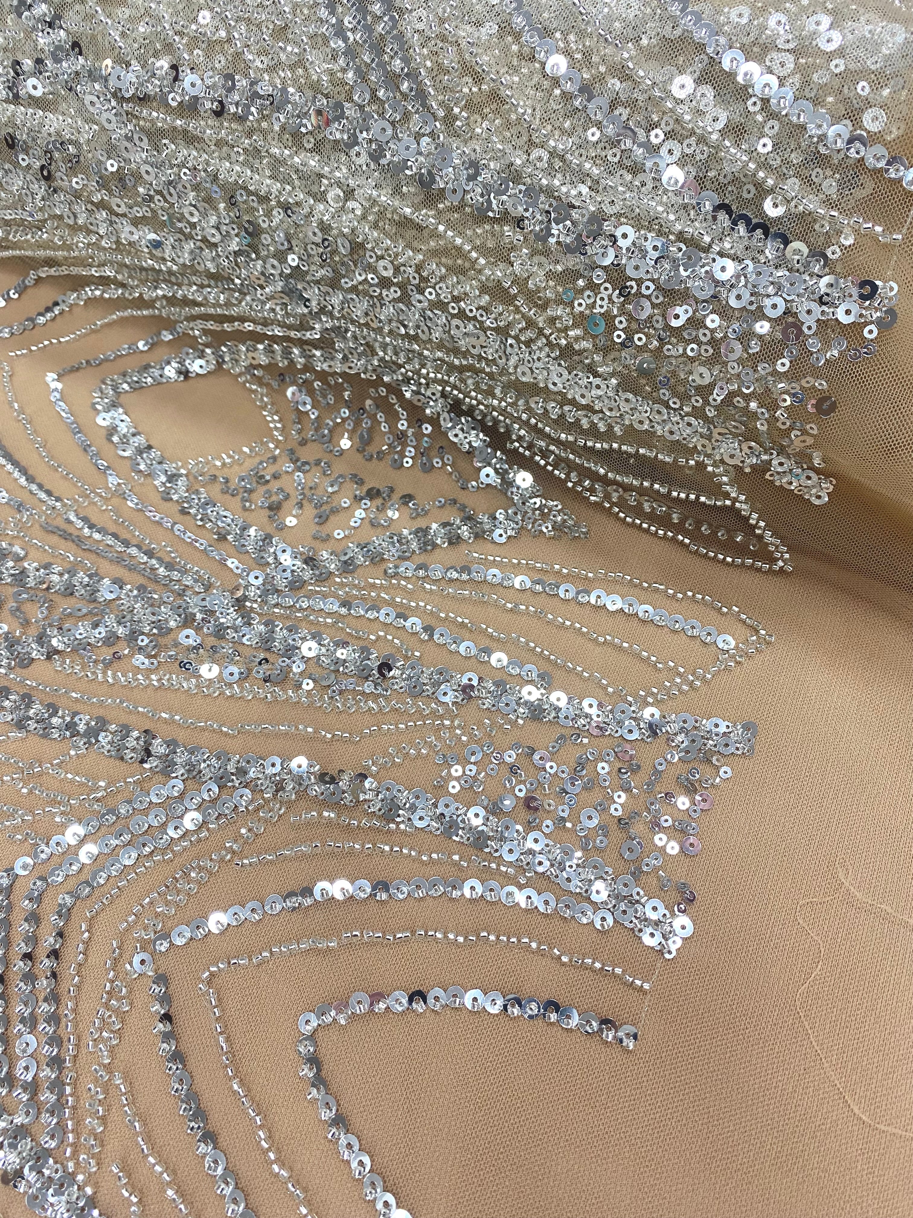 Dantela Couture Argintie pe Tulle Nude cu Panou, cu Margele si Paiete