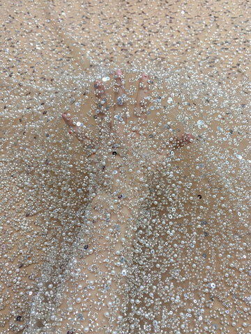 Dantela Couture Argintie pe Tulle Nude in Degrade, cu Perle, Margele si Paiete