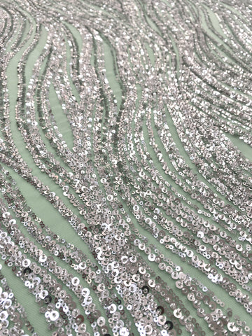 Dantela Couture Argintie pe Tulle Verde Menta cu Model Liniar, cu Margele si Paiete