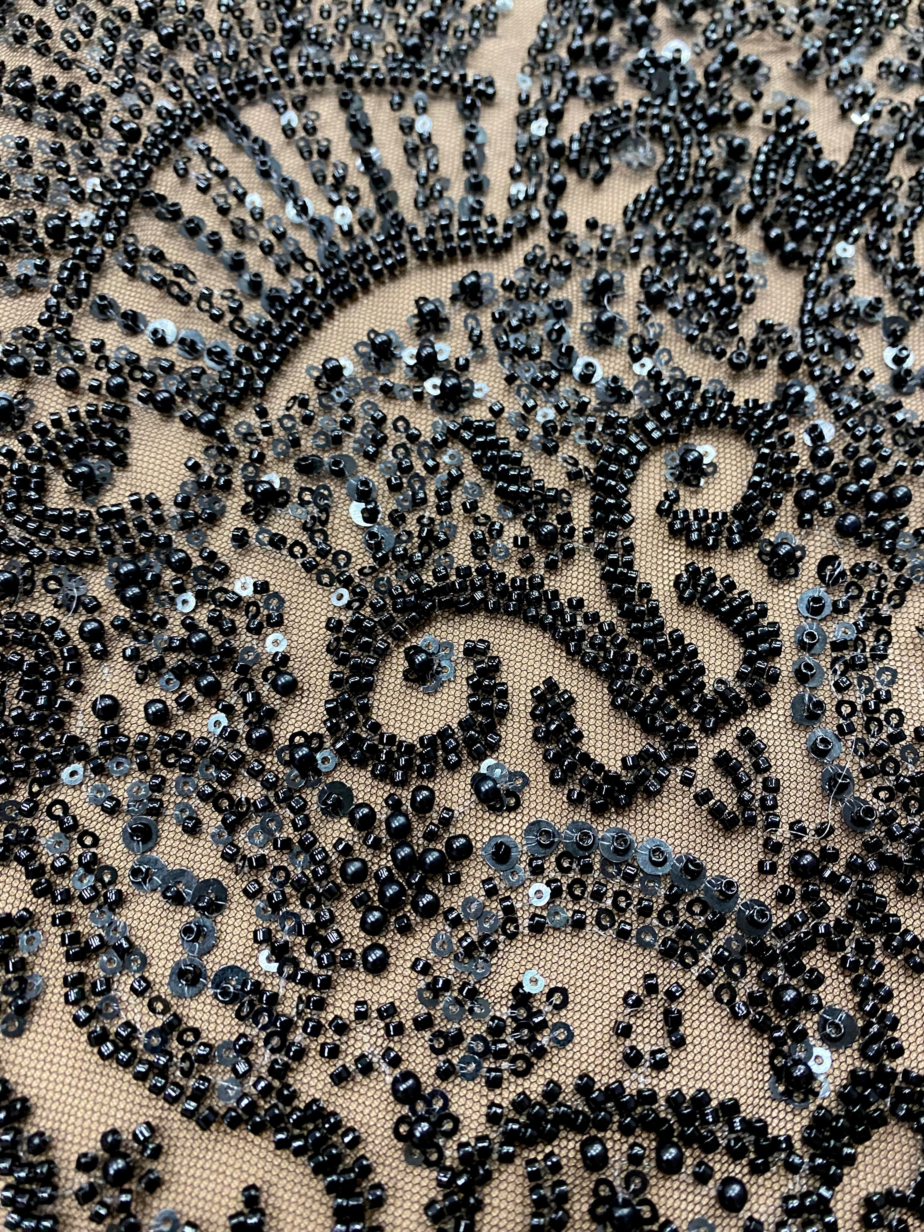 Dantela Couture Neagra cu Model Geometric, cu Perle, Margele si Paiete