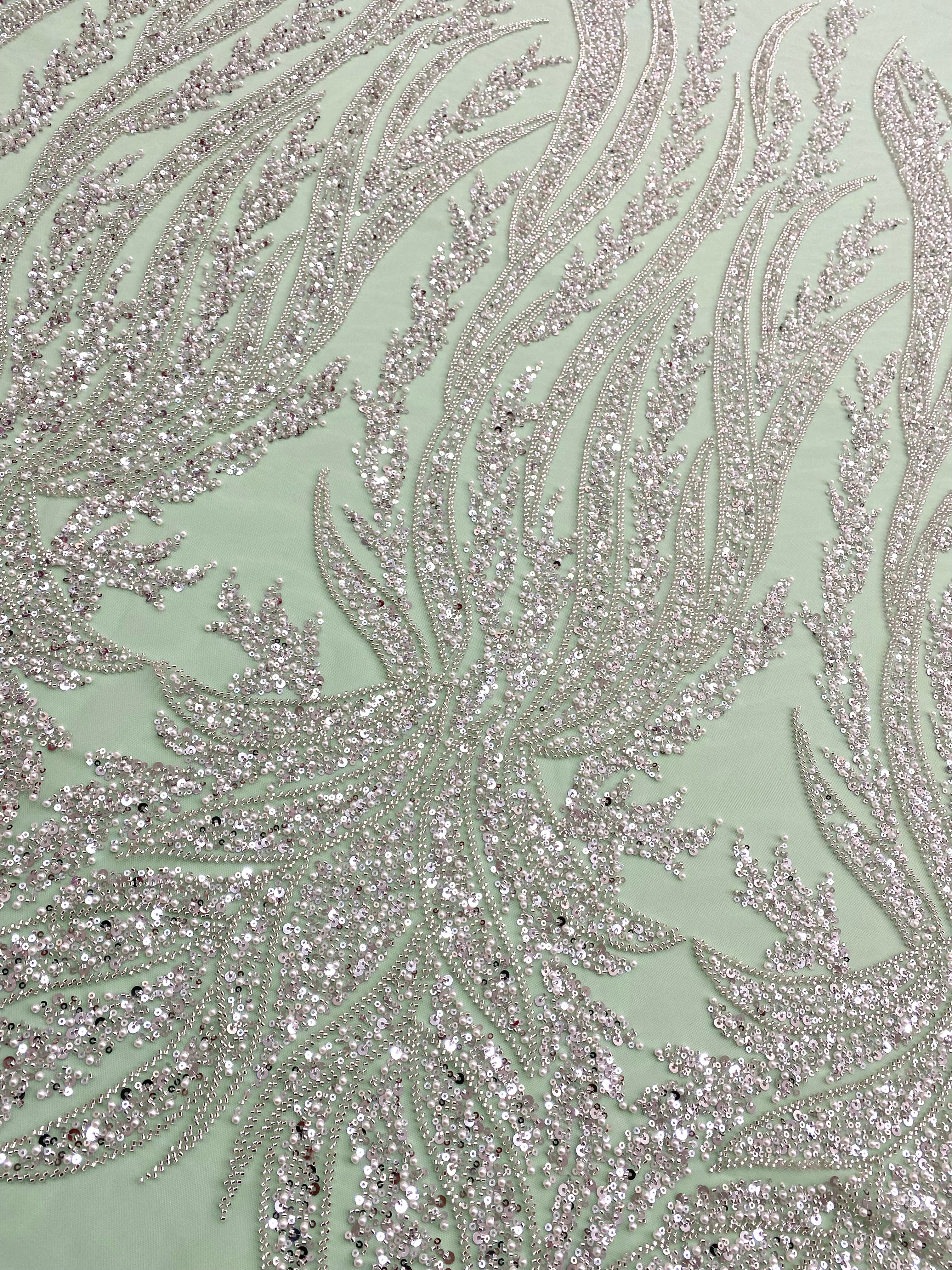 Dantela Couture Argintie pe Tulle Verde Menta cu Panou, cu Perle, Margele si Paiete