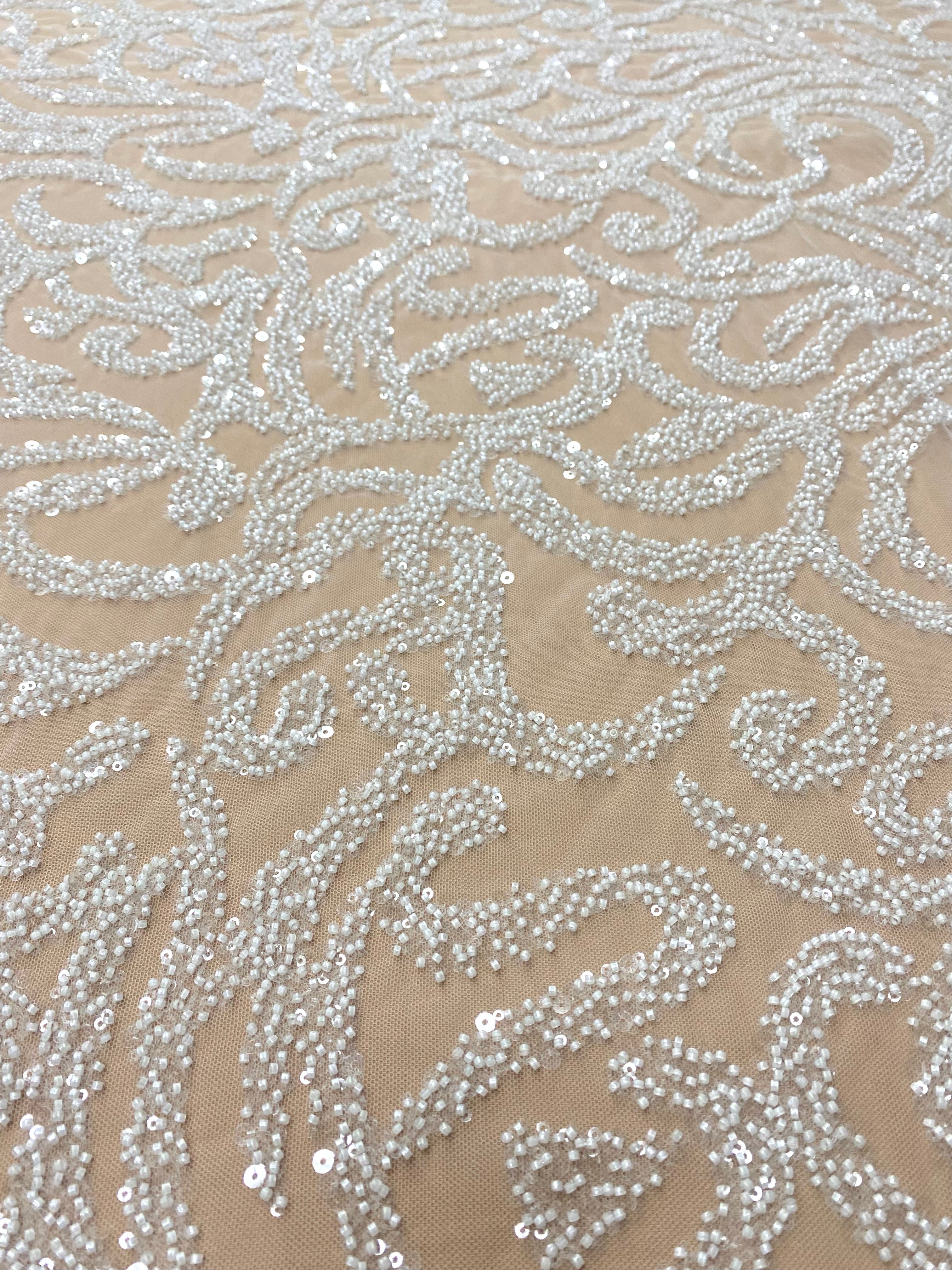 Dantela Couture Ivory geometriai mintával, gyöngyökkel és flitterekkel