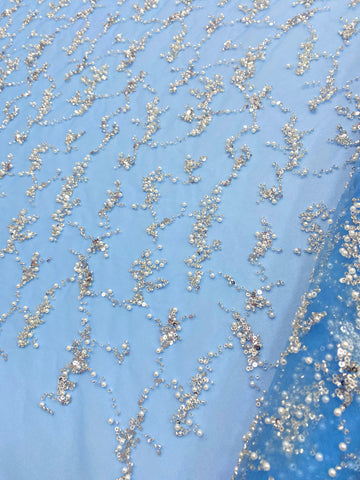 Dantela Couture Argintie pe Tulle Bleu cu Perle, Margele si Paiete