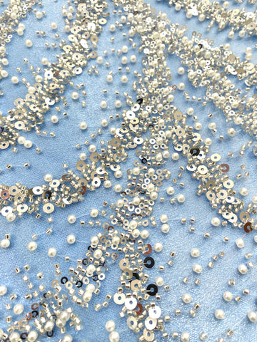 Dantela Couture Argintie pe Tulle Bleu cu Perle, Margele si Paiete