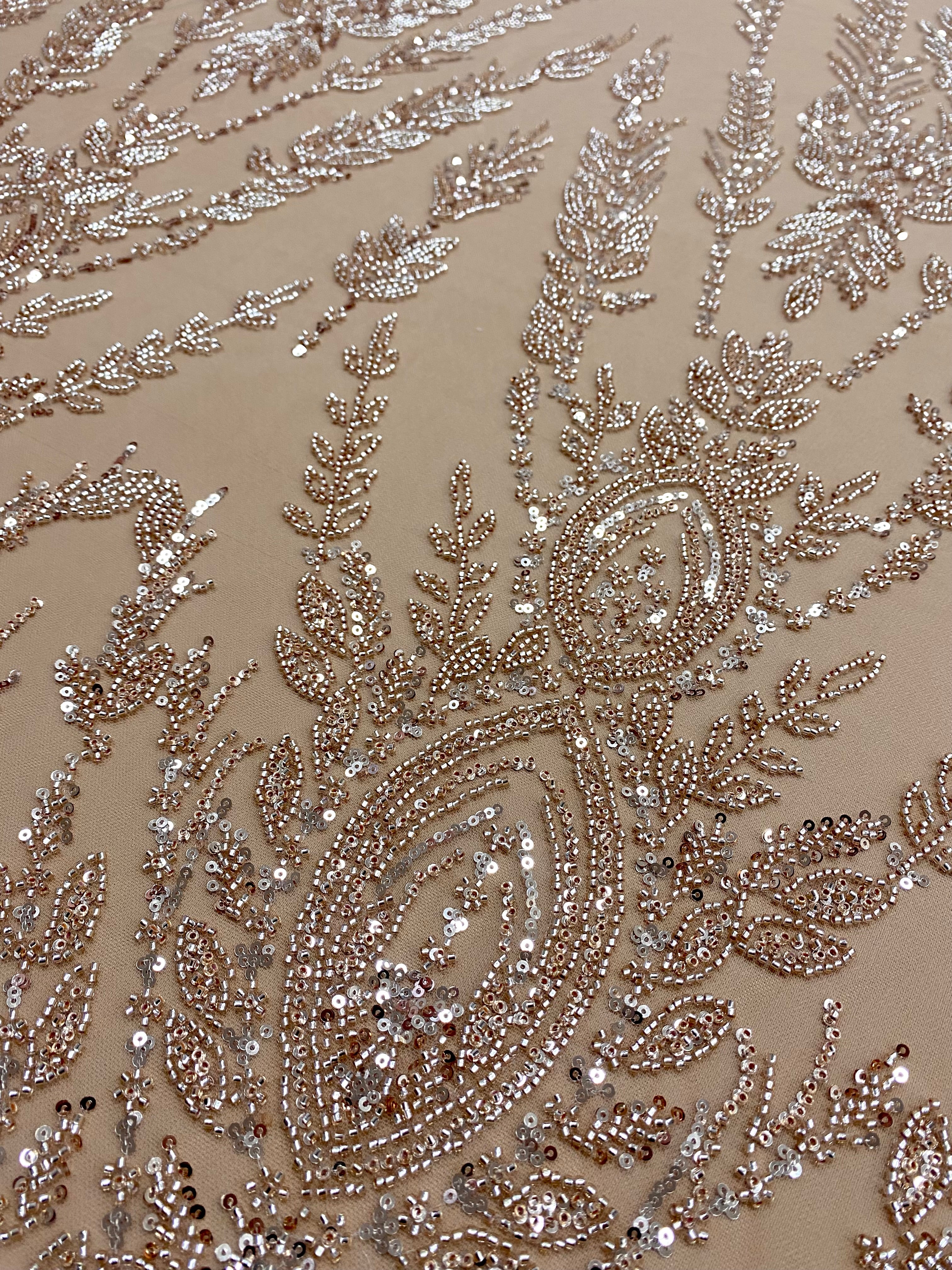 Dantela Couture Arany Rose Szimmetrikus Mintával, Gyöngyökkel és Flitterekkel