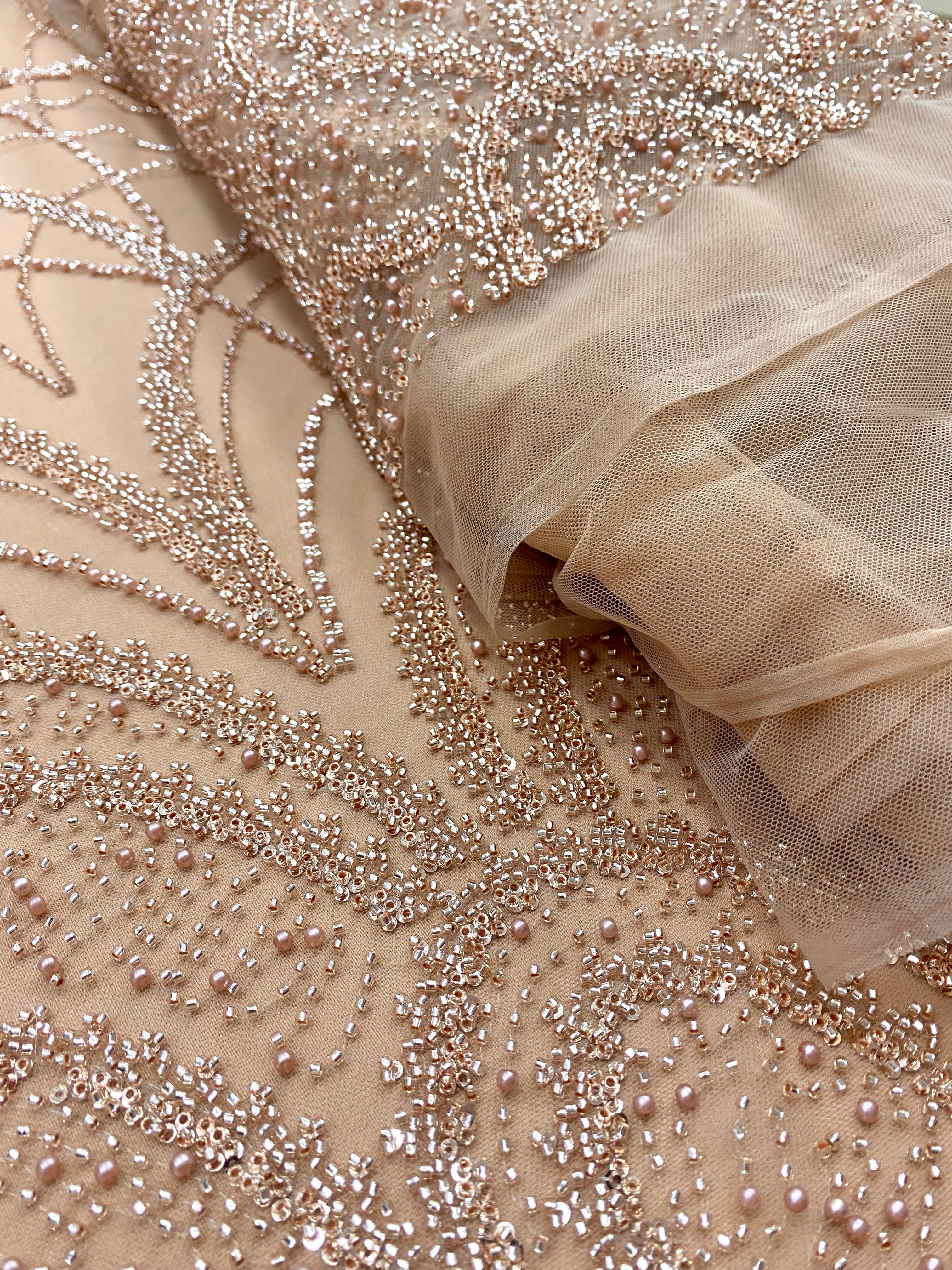 Dantela Couture Auriu Rose cu Model Geometric, cu Perle, Margele si Paiete