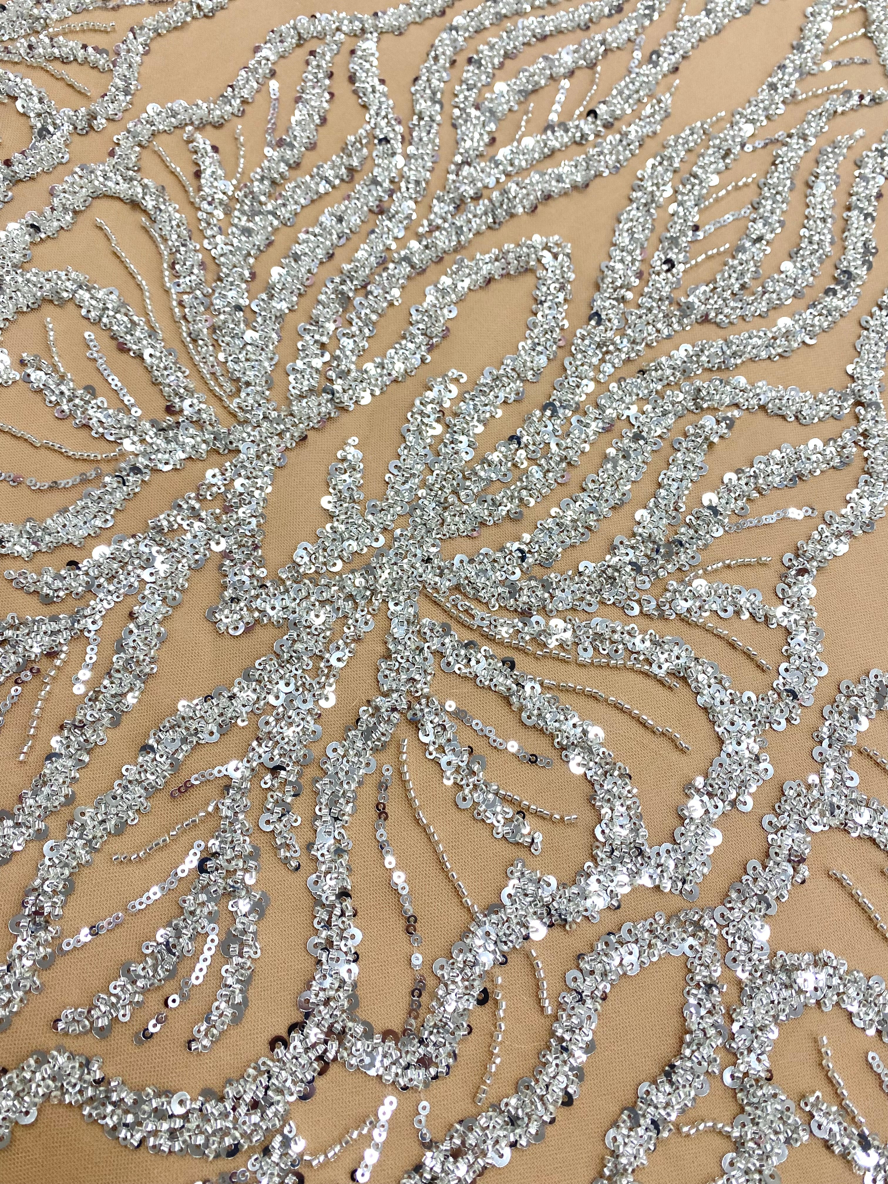 Dantela Couture Argintie pe Tulle Nude cu Panou, cu Margele si Paiete