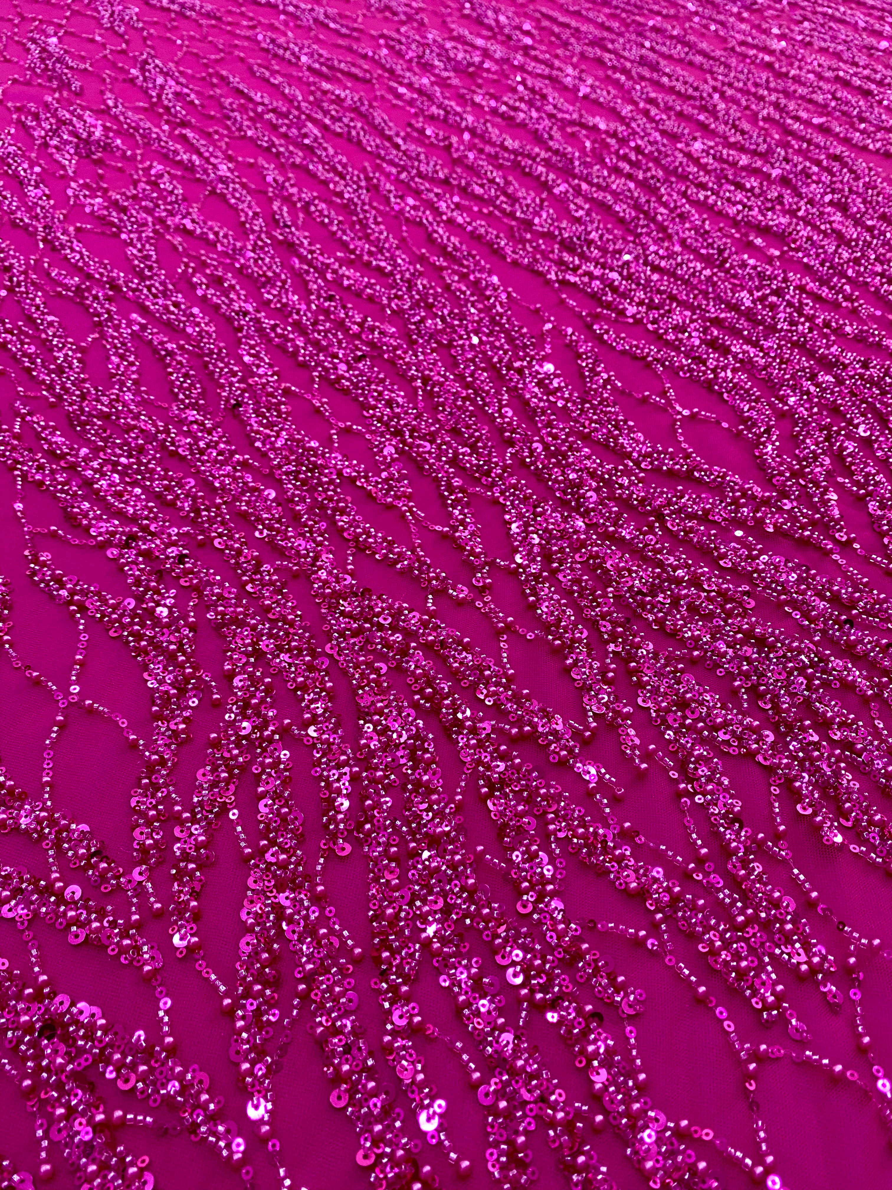 Dantela Couture Fucsia cu Siraguri cu Perle, Margele si Paiete