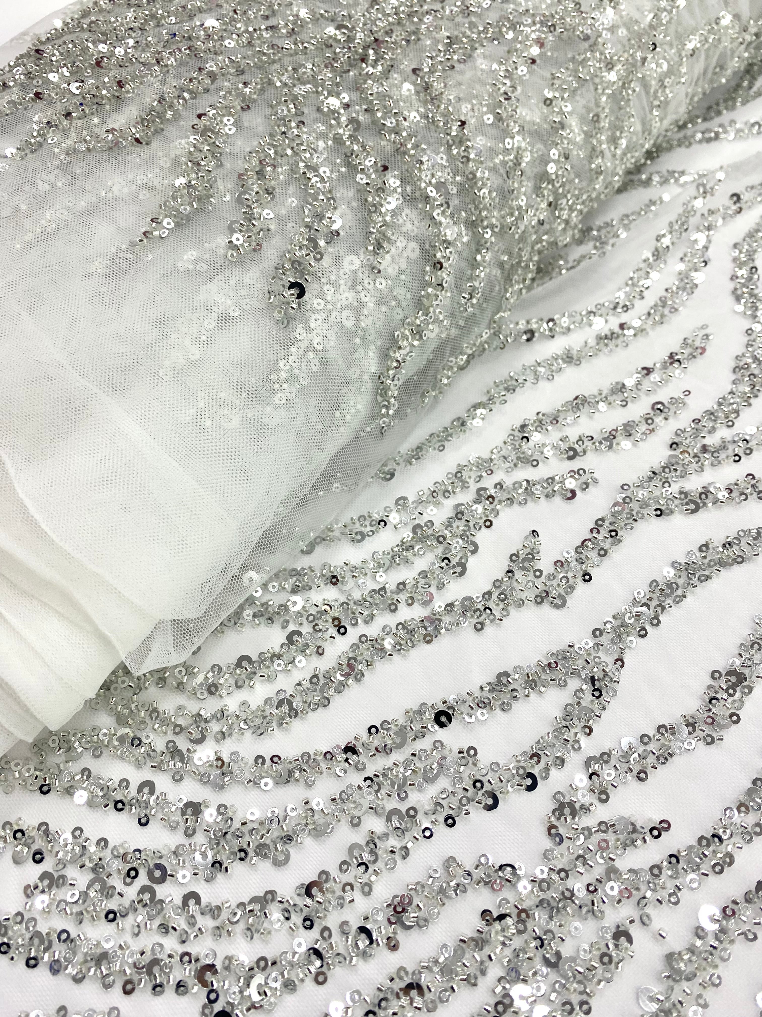 Dantela Couture Argintie pe Tulle Ivory cu Siraguri, cu Margele si Paiete