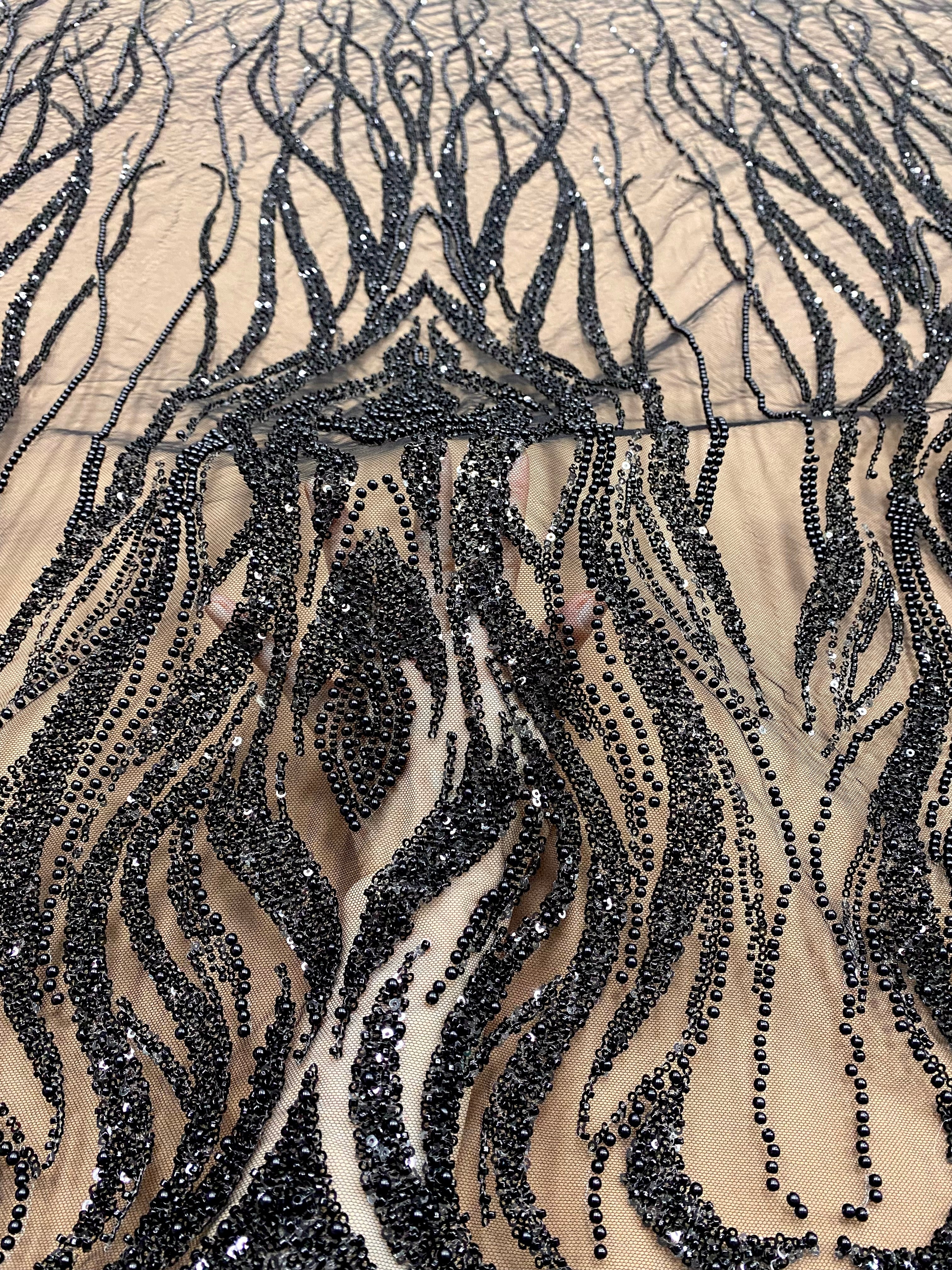 Dantela Couture Neagra cu Model Geometric, cu Perle, Margele si Paiete