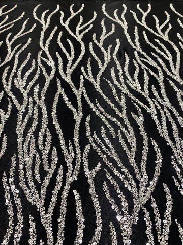 Dantela Couture Argintie pe Tulle Negru cu Siraguri, cu Margele si Paiete