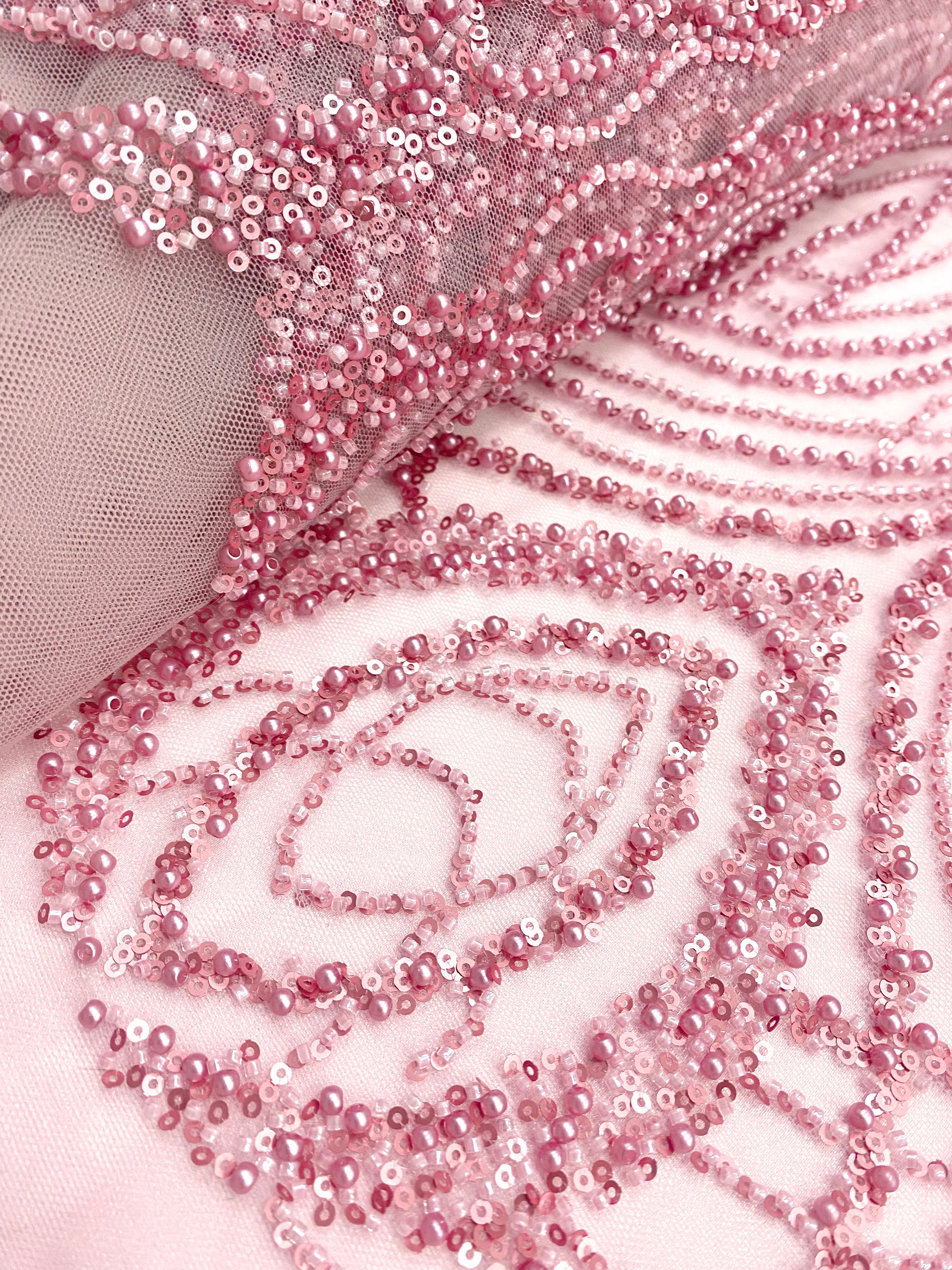 Dantela Couture Roz cu Perle, Margele si Paiete