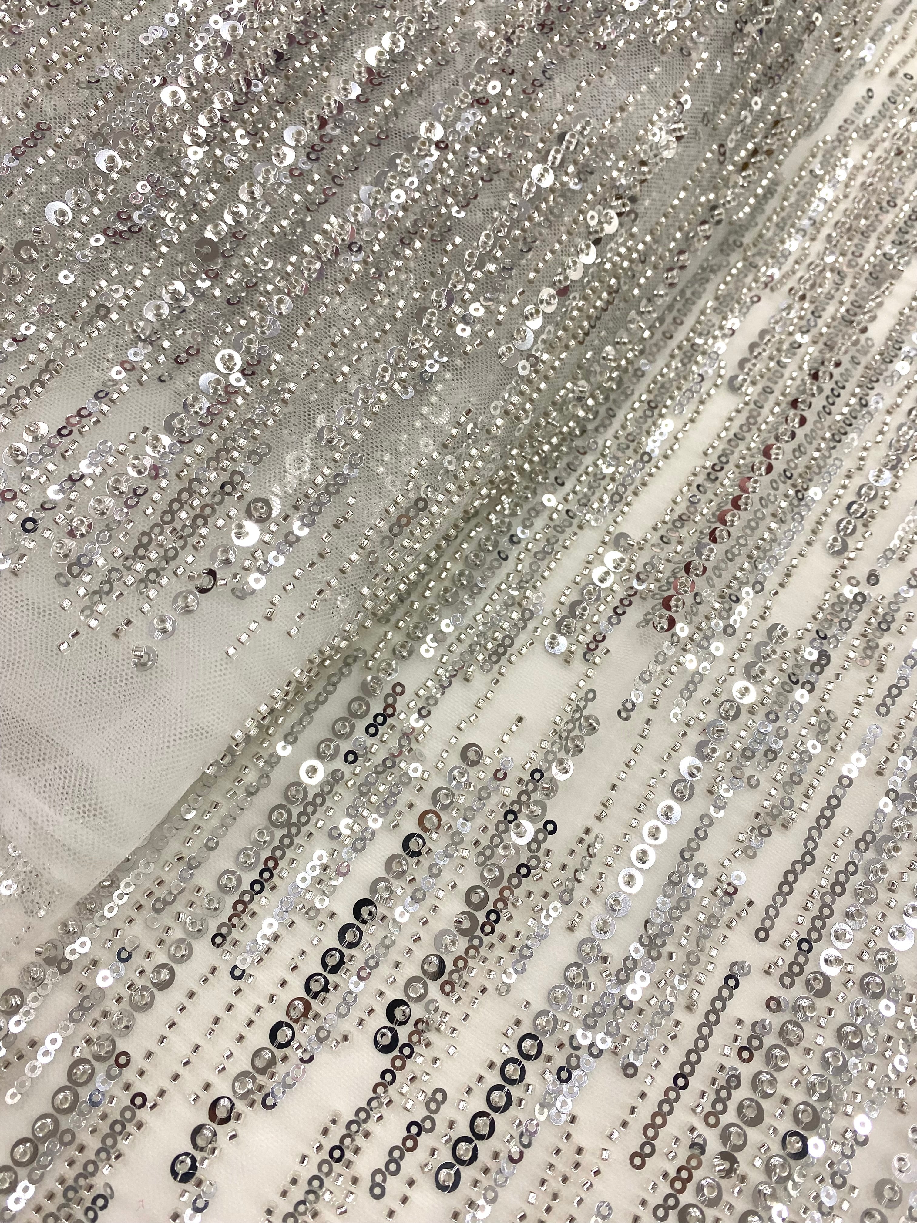 Dantela Couture Argintie pe Tulle Ivory cu Model Liniar, cu Margele si Paiete