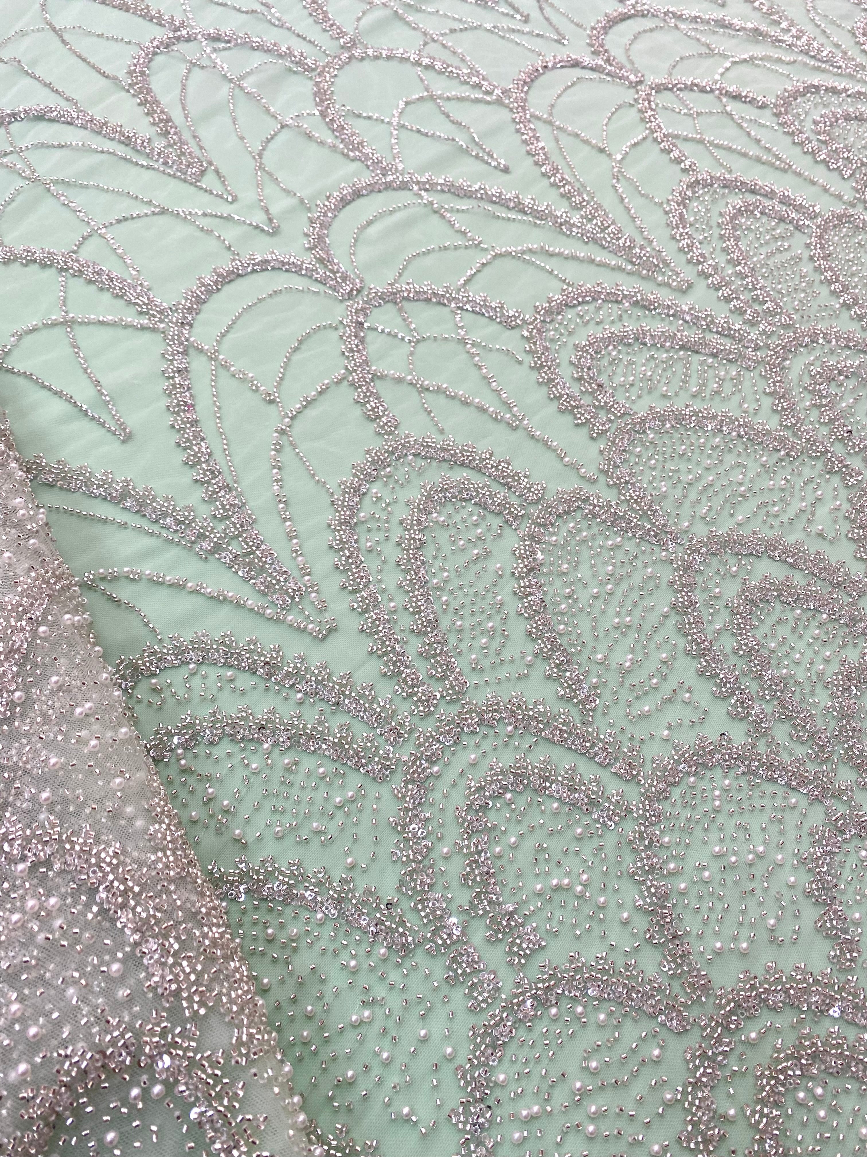 Dantela Couture Argintie pe Tulle Verde Menta cu Model Geometric, cu Perle, Margele si Paiete