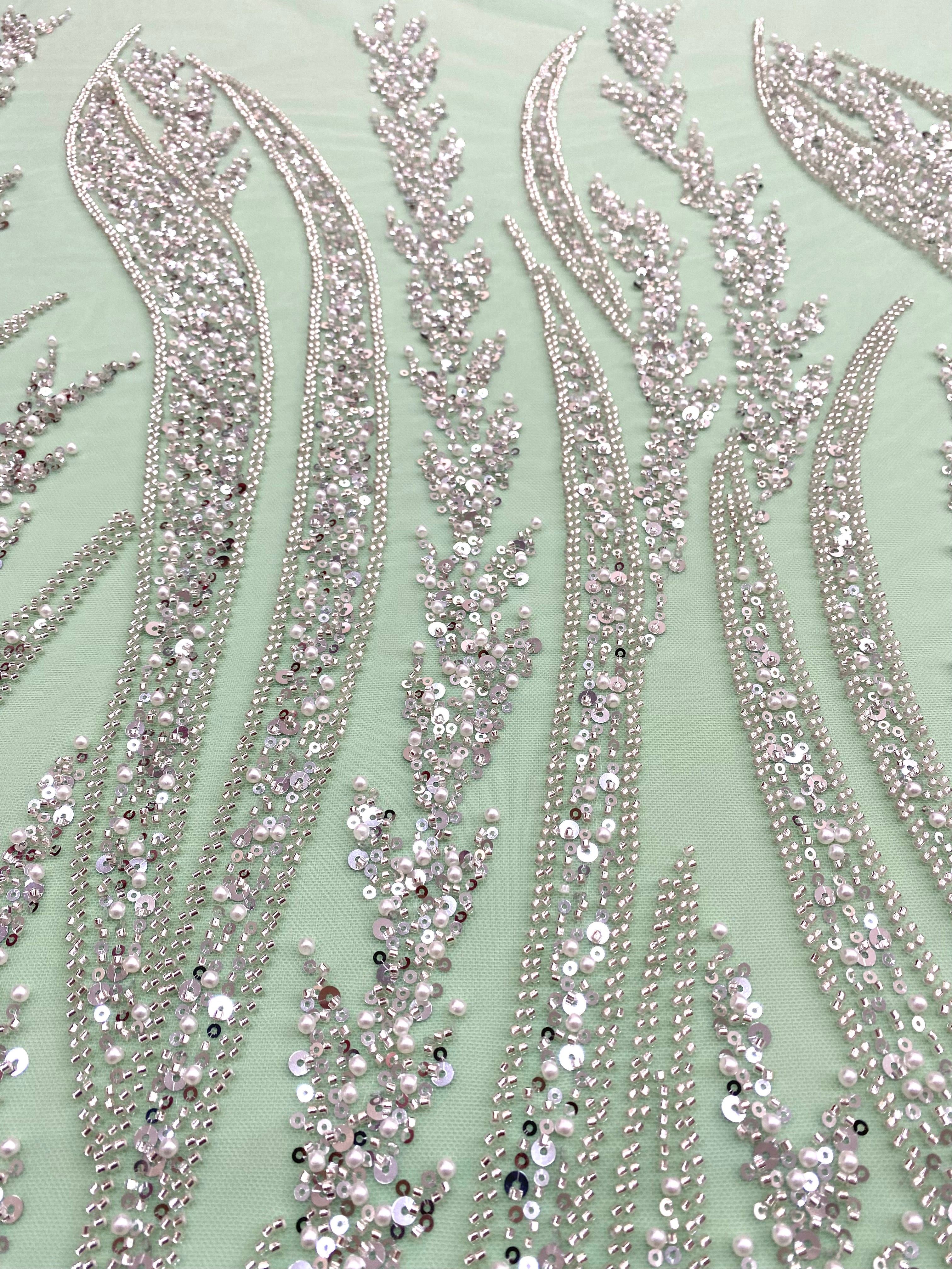 Dantela Couture Argintie pe Tulle Verde Menta cu Panou, cu Perle, Margele si Paiete
