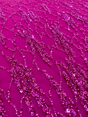 Dantela Couture Fucsia cu Siraguri cu Perle, Margele si Paiete