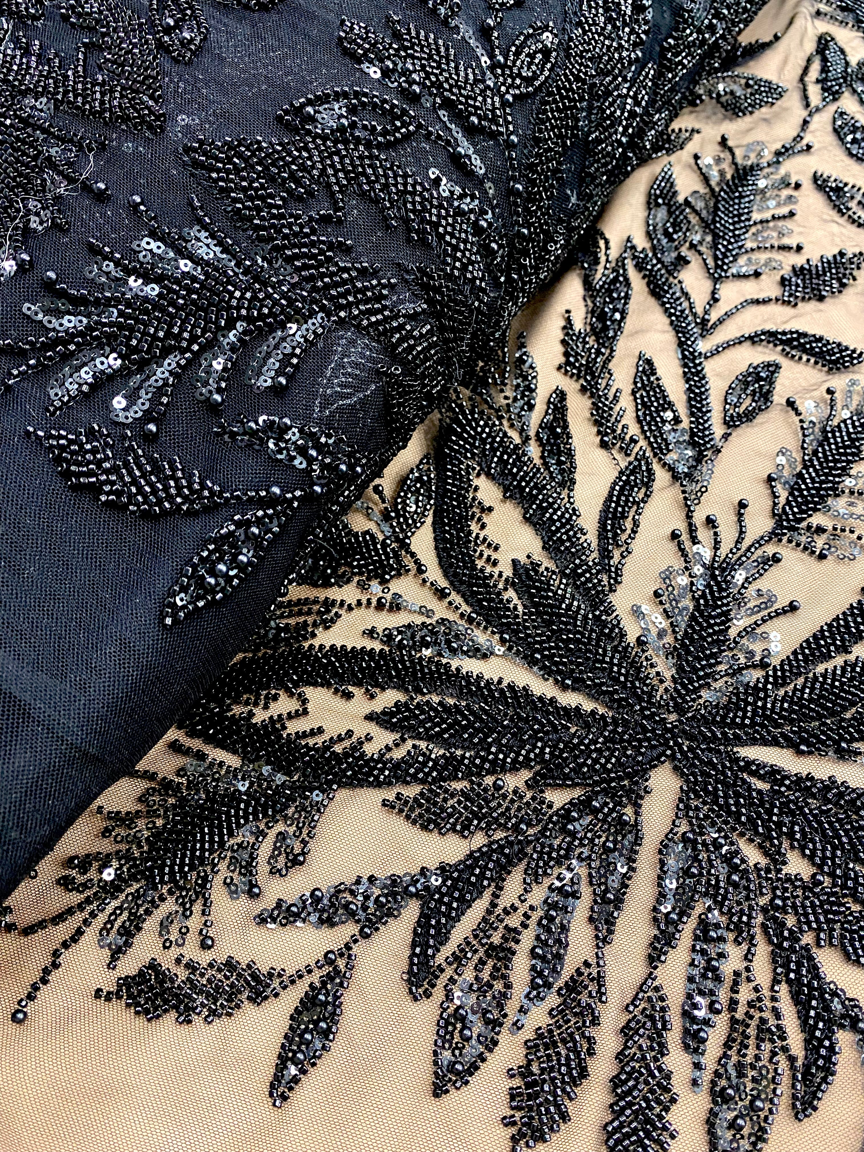 Dantela Couture Neagra cu Model Floral, cu Perle, Margele si Paiete