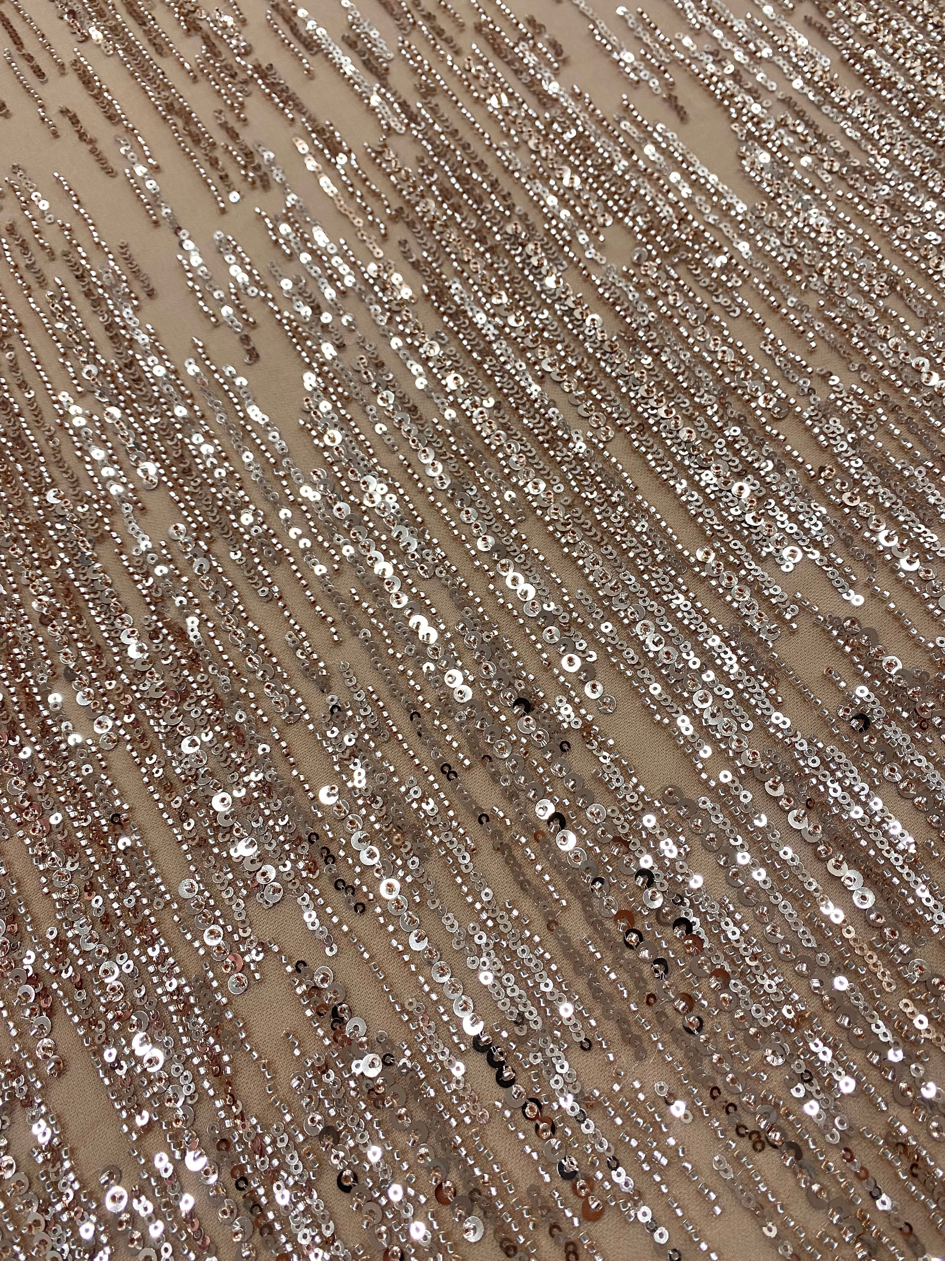 Dantela Couture Arany Rose lineáris mintával, gyöngyökkel és flitterekkel