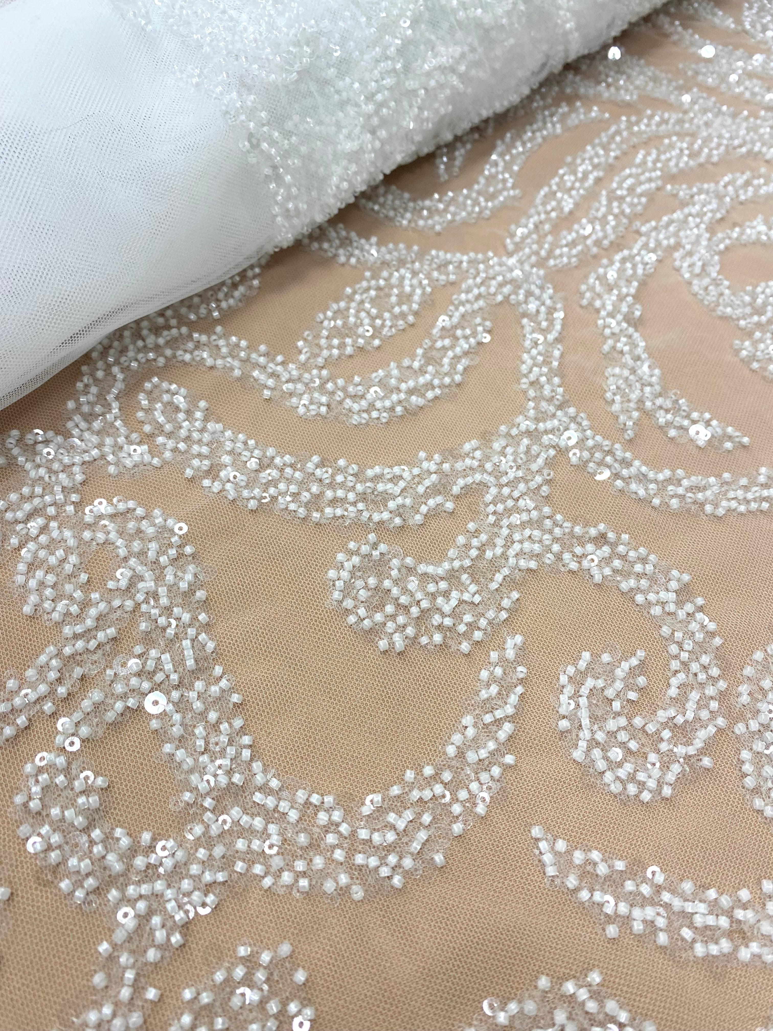 Dantela Couture Ivory geometriai mintával, gyöngyökkel és flitterekkel