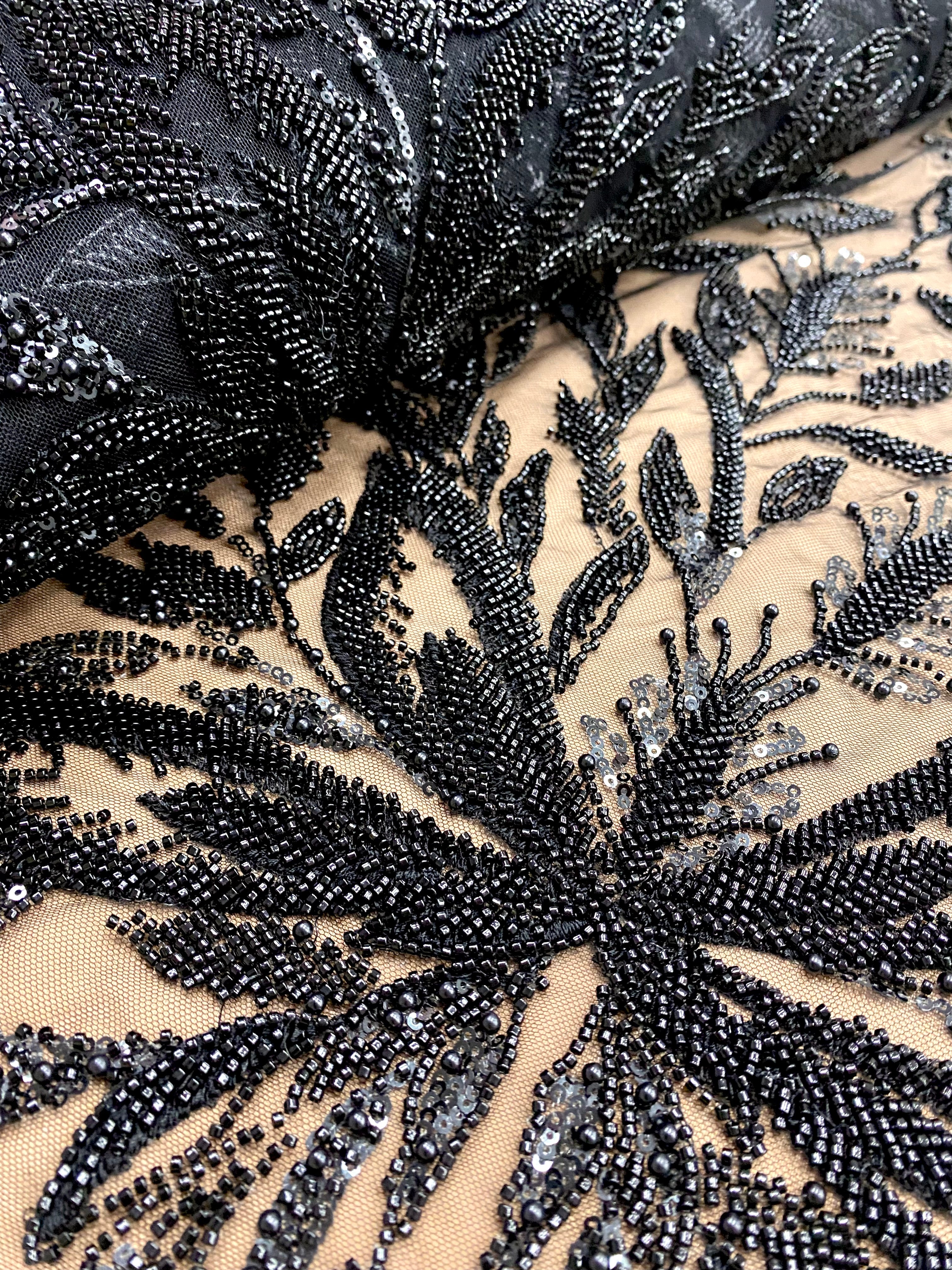 Dantela Couture Neagra cu Model Floral, cu Perle, Margele si Paiete