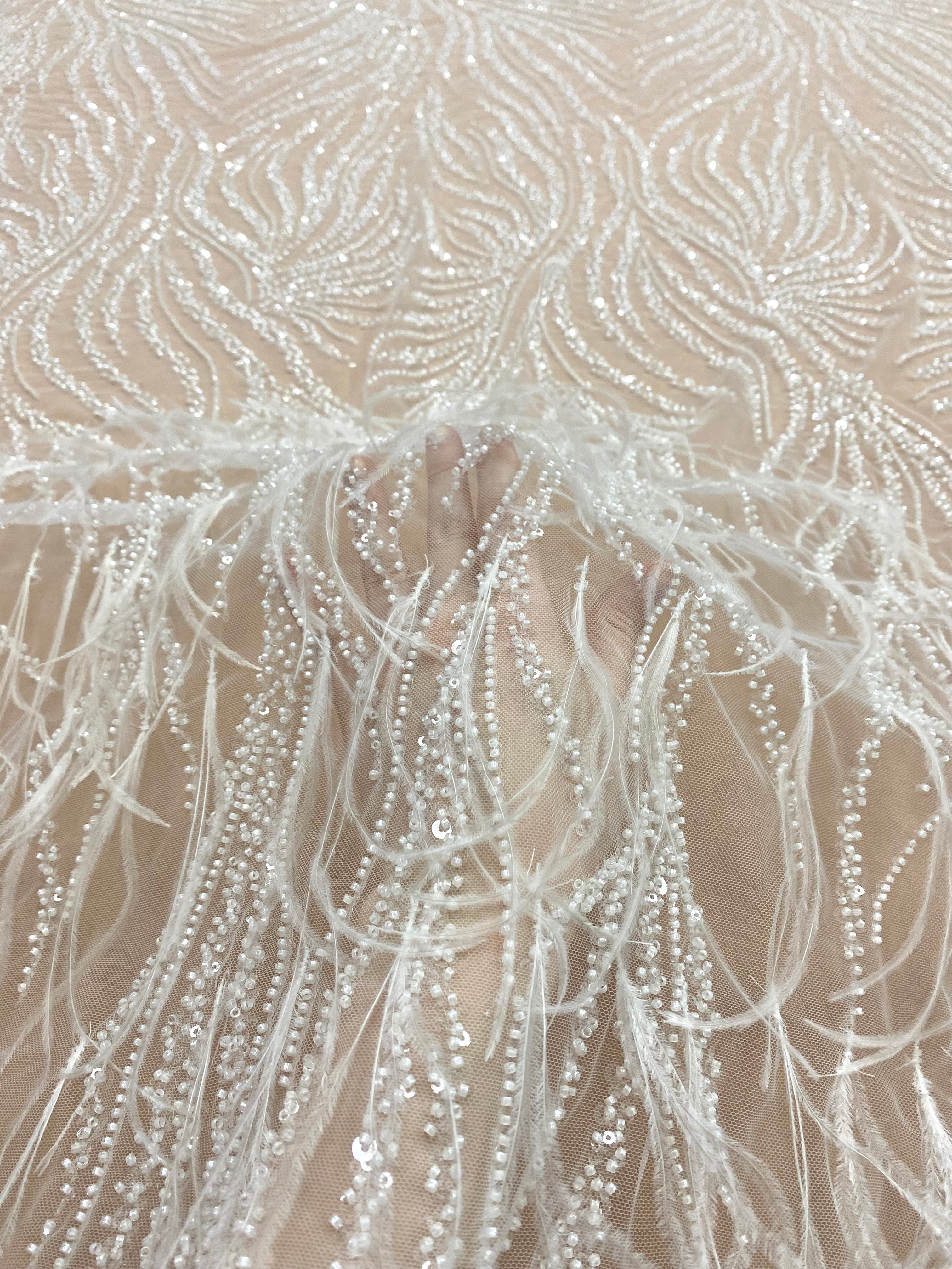 Dantela Couture Ivory cu Pene de Strut, cu Siraguri, cu Margele si Paiete