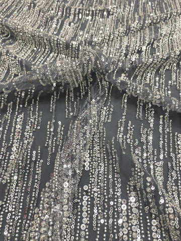 Dantela Couture Argintie pe Tulle Gri Antracit cu Model Liniar, cu Margele si Paiete