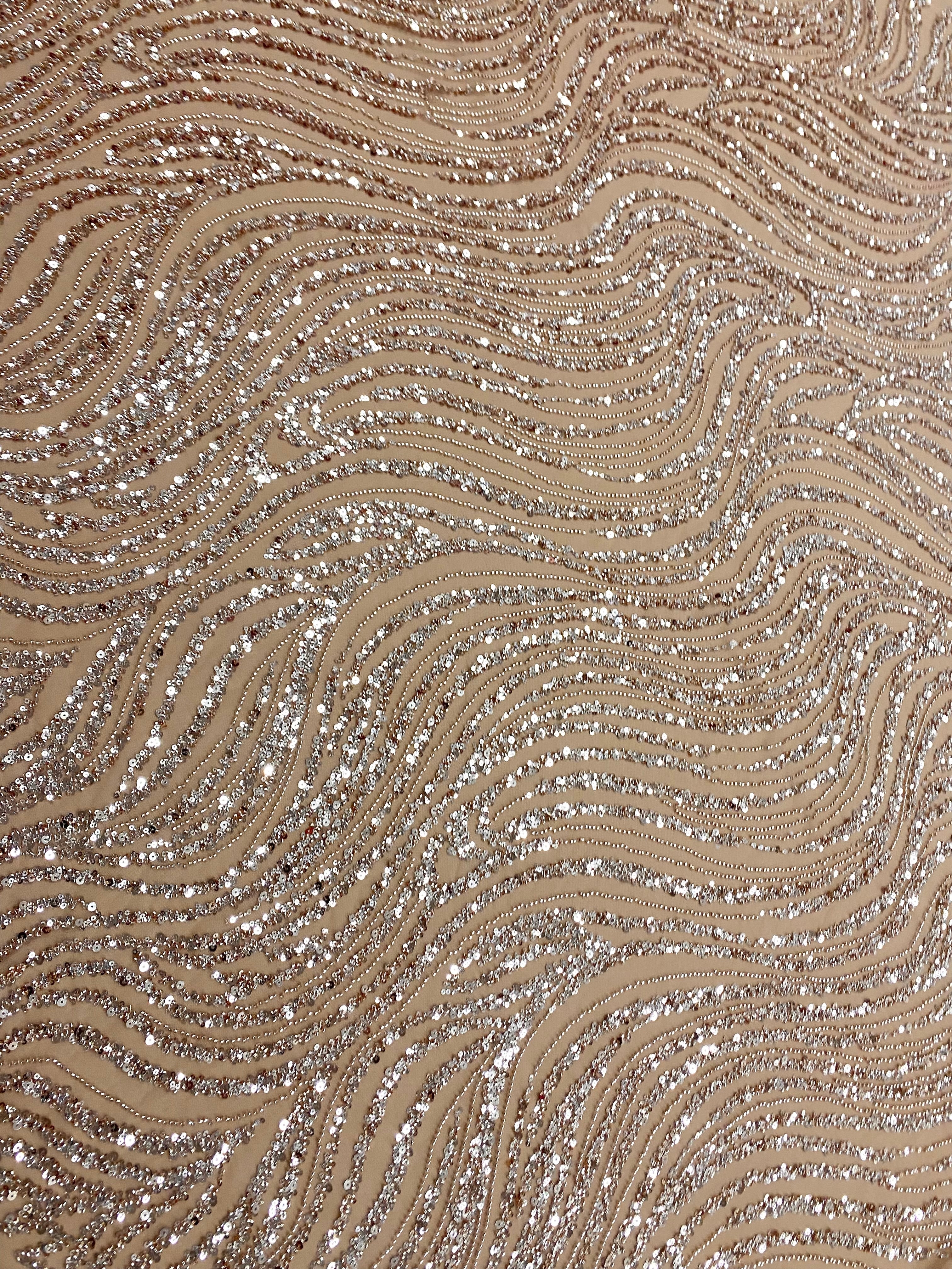 Dantela Couture Arany Rose lineáris mintával, gyöngyökkel és flitterekkel