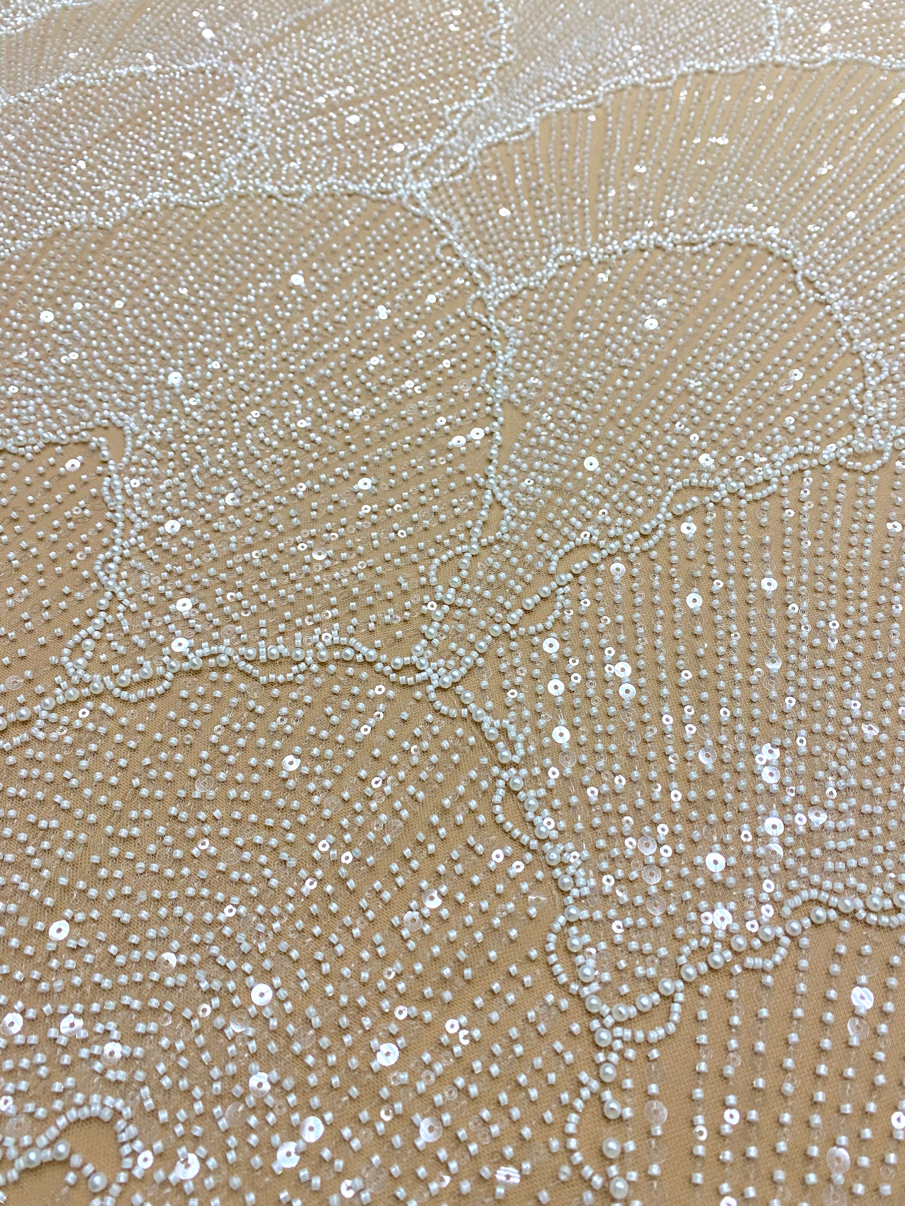 Dantela Couture Ivory cu Tulle Nude cu Model Geometric, cu Perle, Margele si Paiete