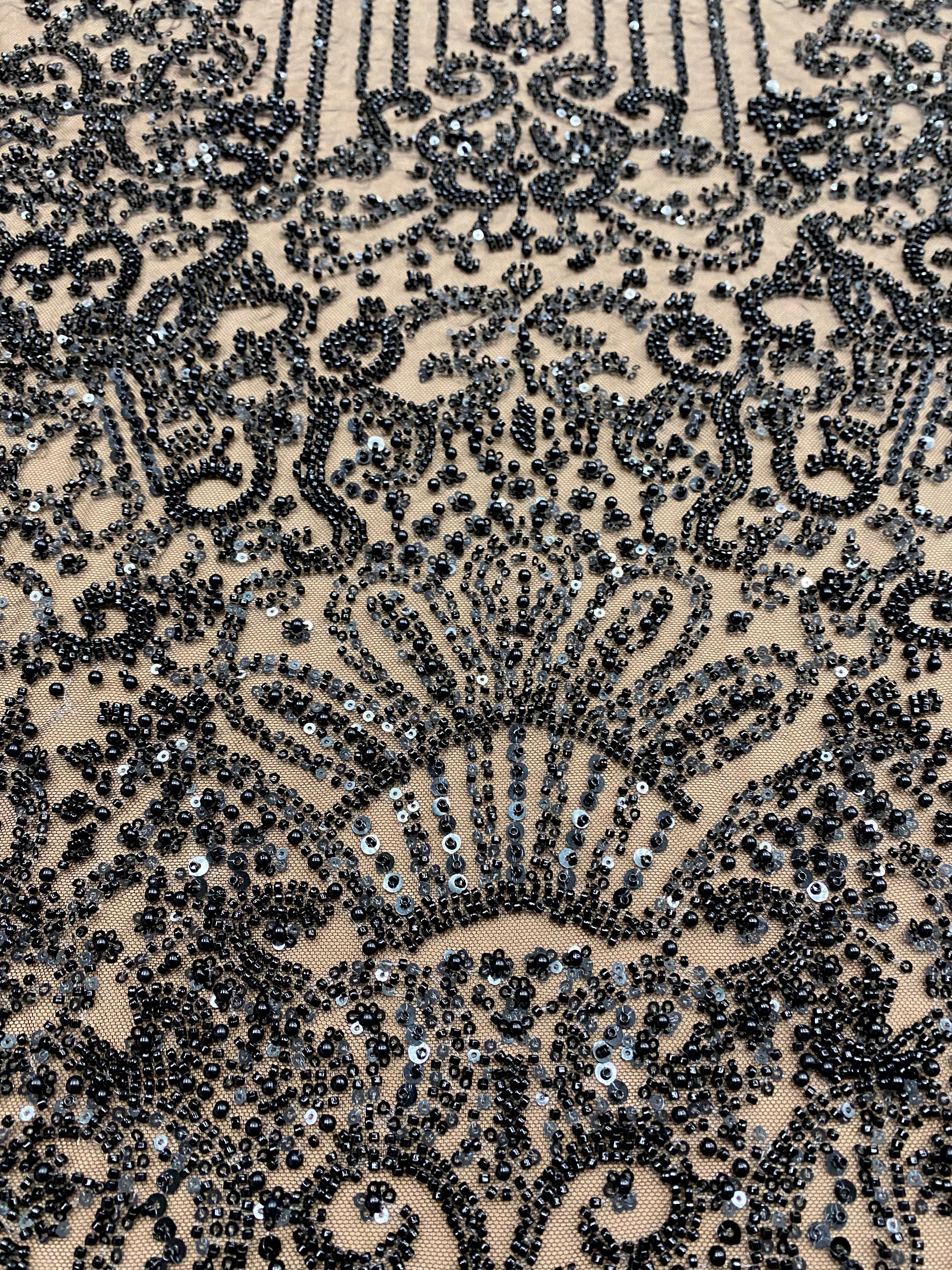 Dantela Couture Neagra cu Model Geometric, cu Perle, Margele si Paiete