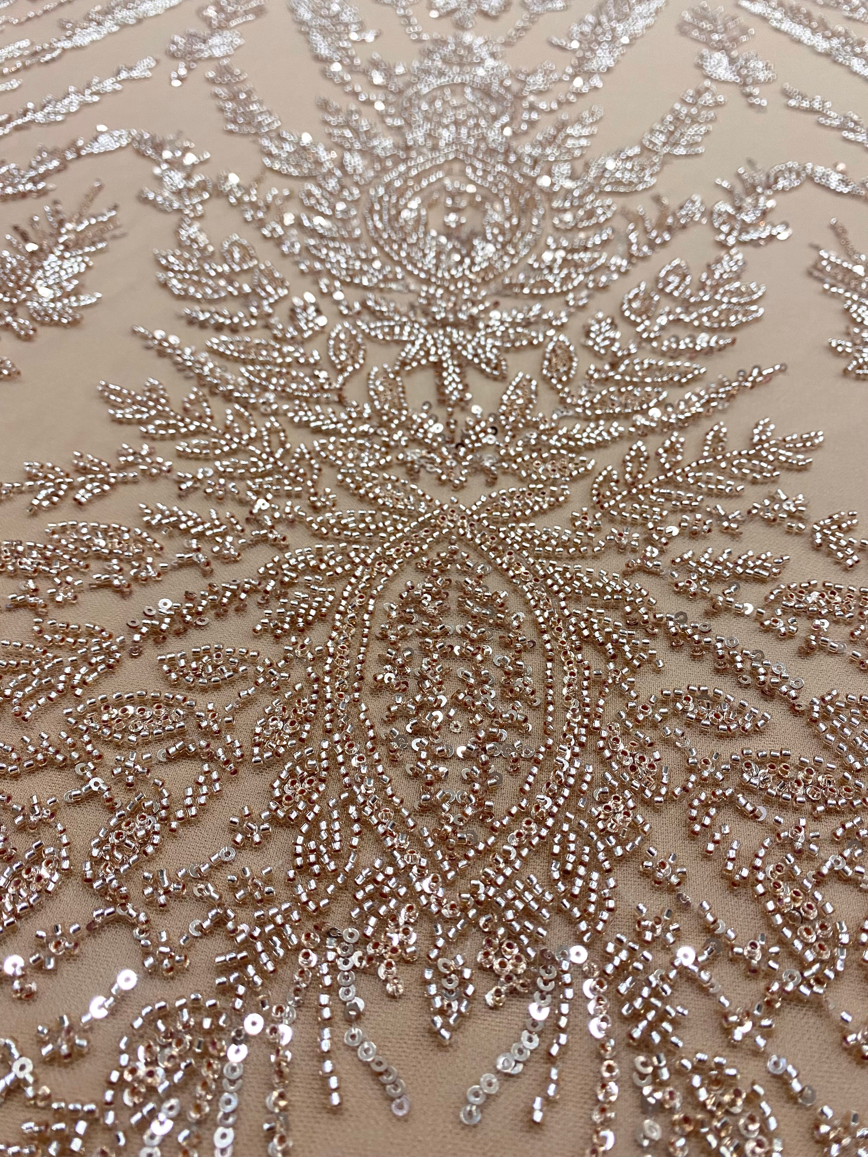 Dantela Couture Arany Rose Szimmetrikus Mintával, Gyöngyökkel és Flitterekkel