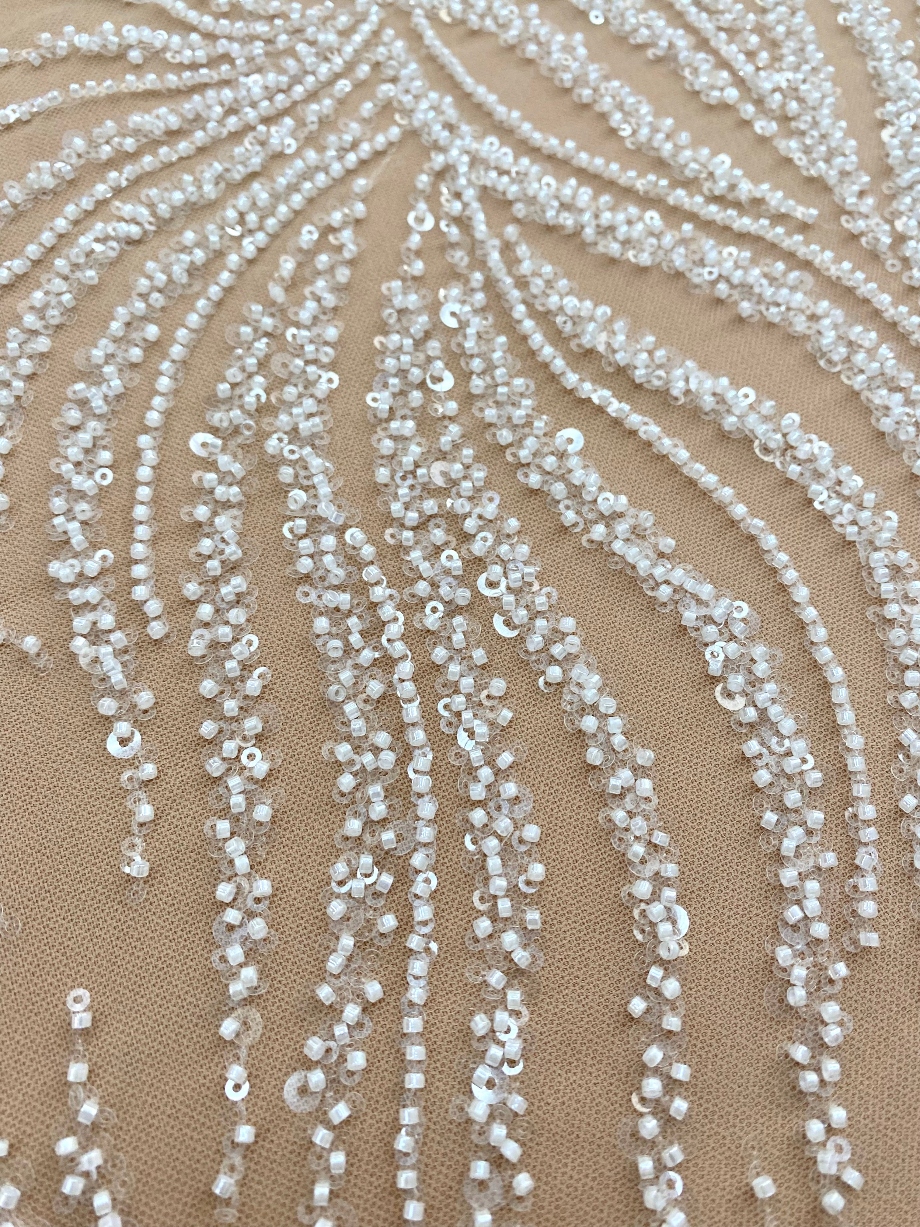 Dantela Couture Ivory cu Tulle Nude cu Siraguri, cu Margele si Paiete