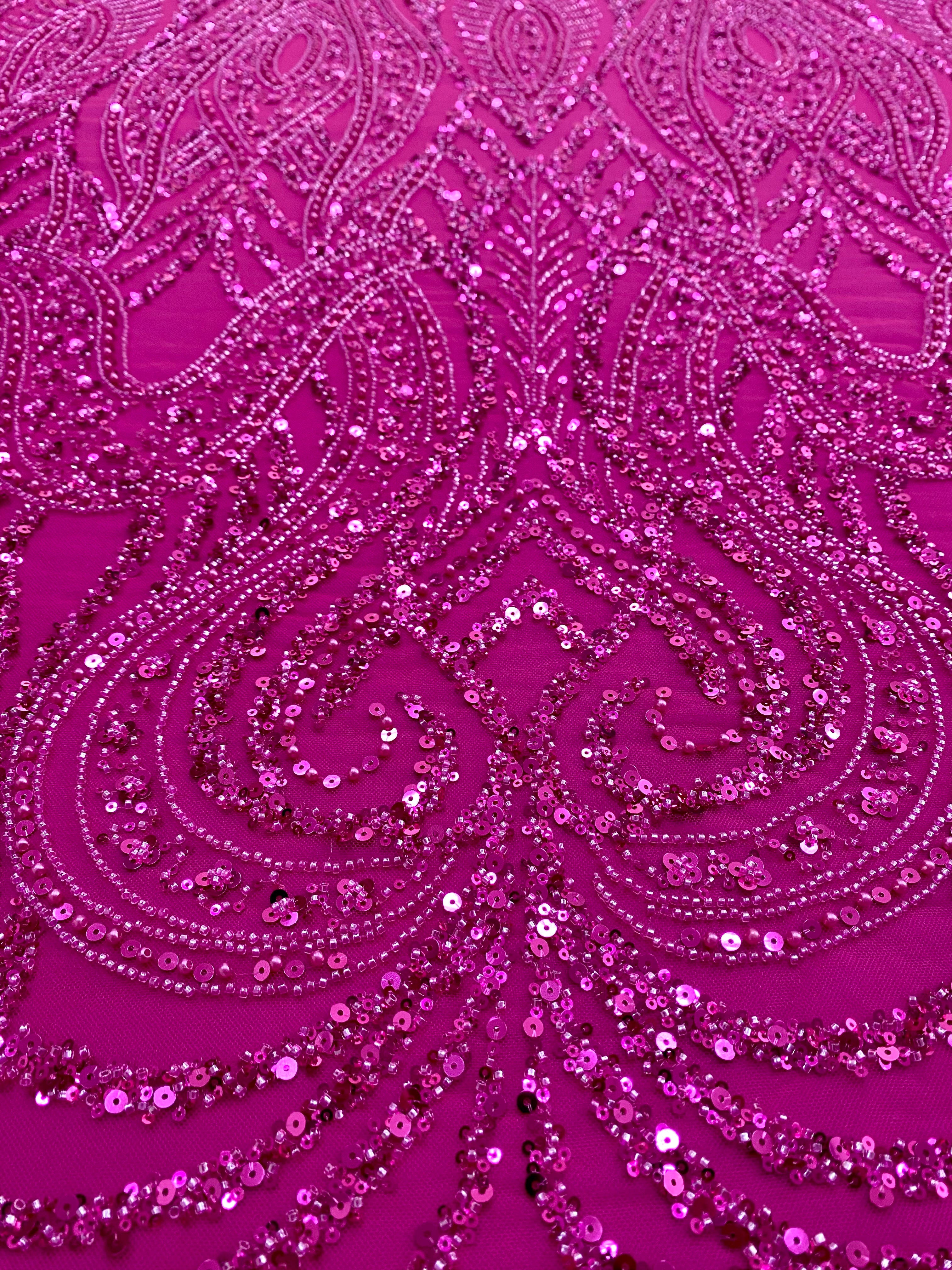 Dantela Couture Fucsia cu Model Geometric, cu Perle, Margele si Paiete