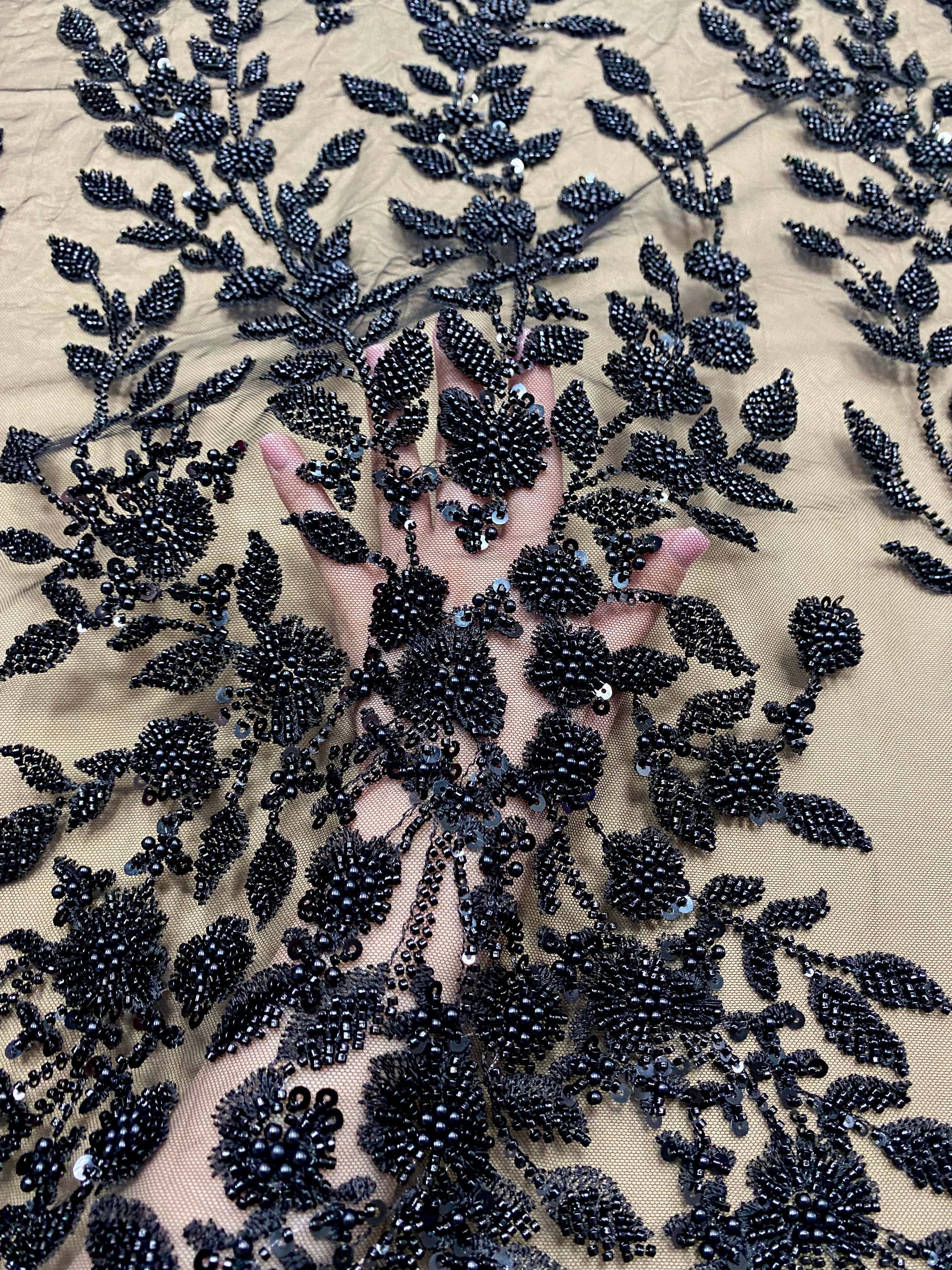 Dantela Couture Neagra cu Model Floral, Perle, Margele si Paiete