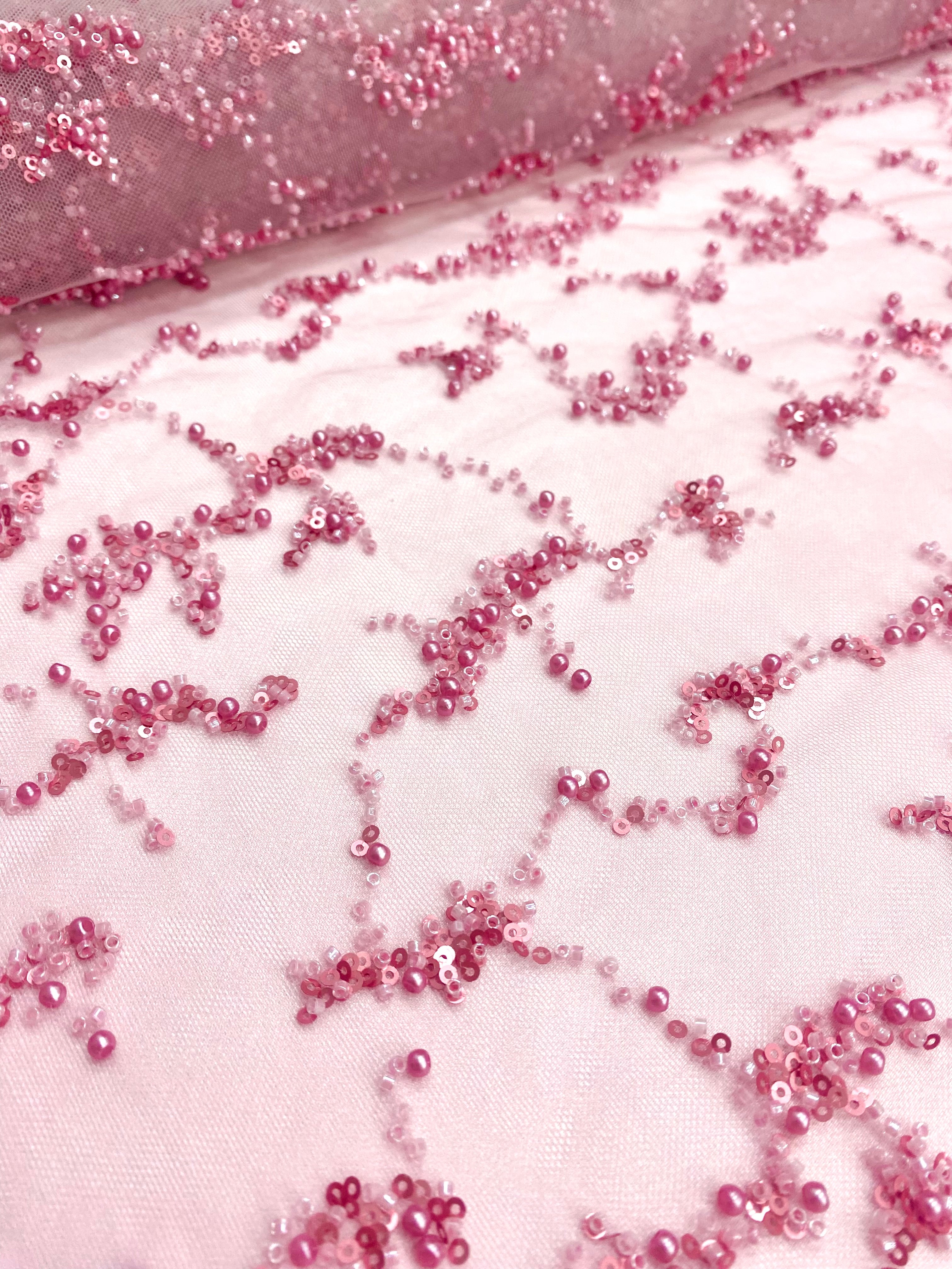 Dantela Couture Roz cu Perle, Margele si Paiete