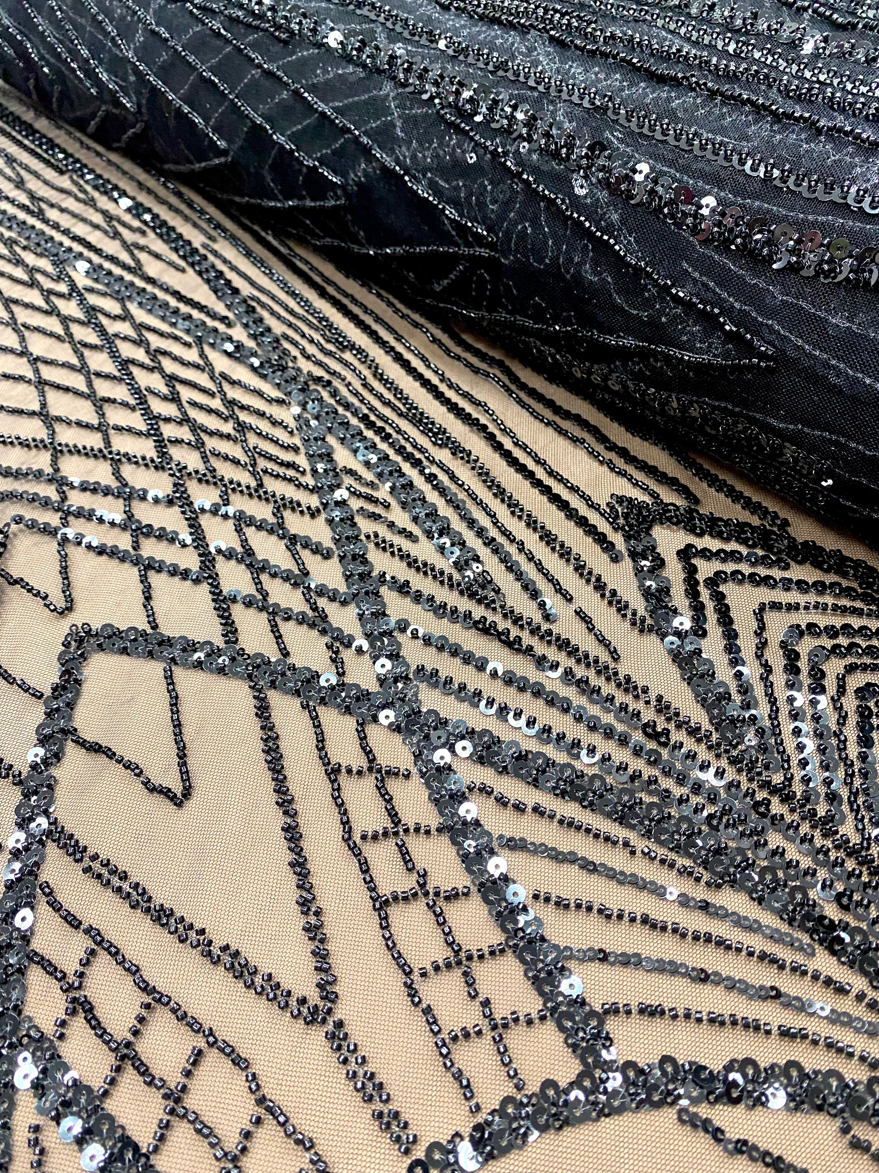 Dantela Couture Neagra cu Panou, cu Margele si Paiete