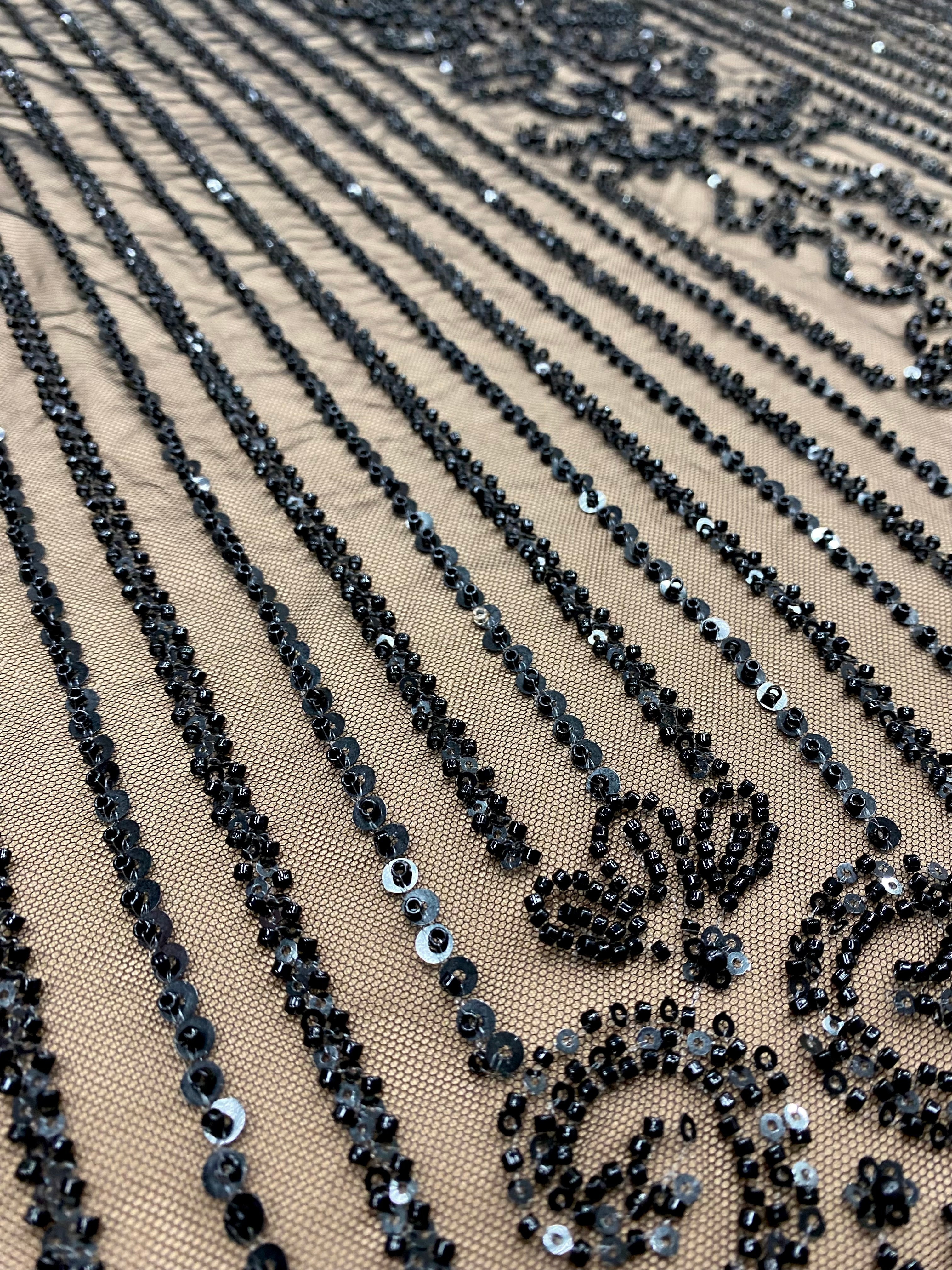 Dantela Couture Neagra cu Model Geometric, cu Perle, Margele si Paiete