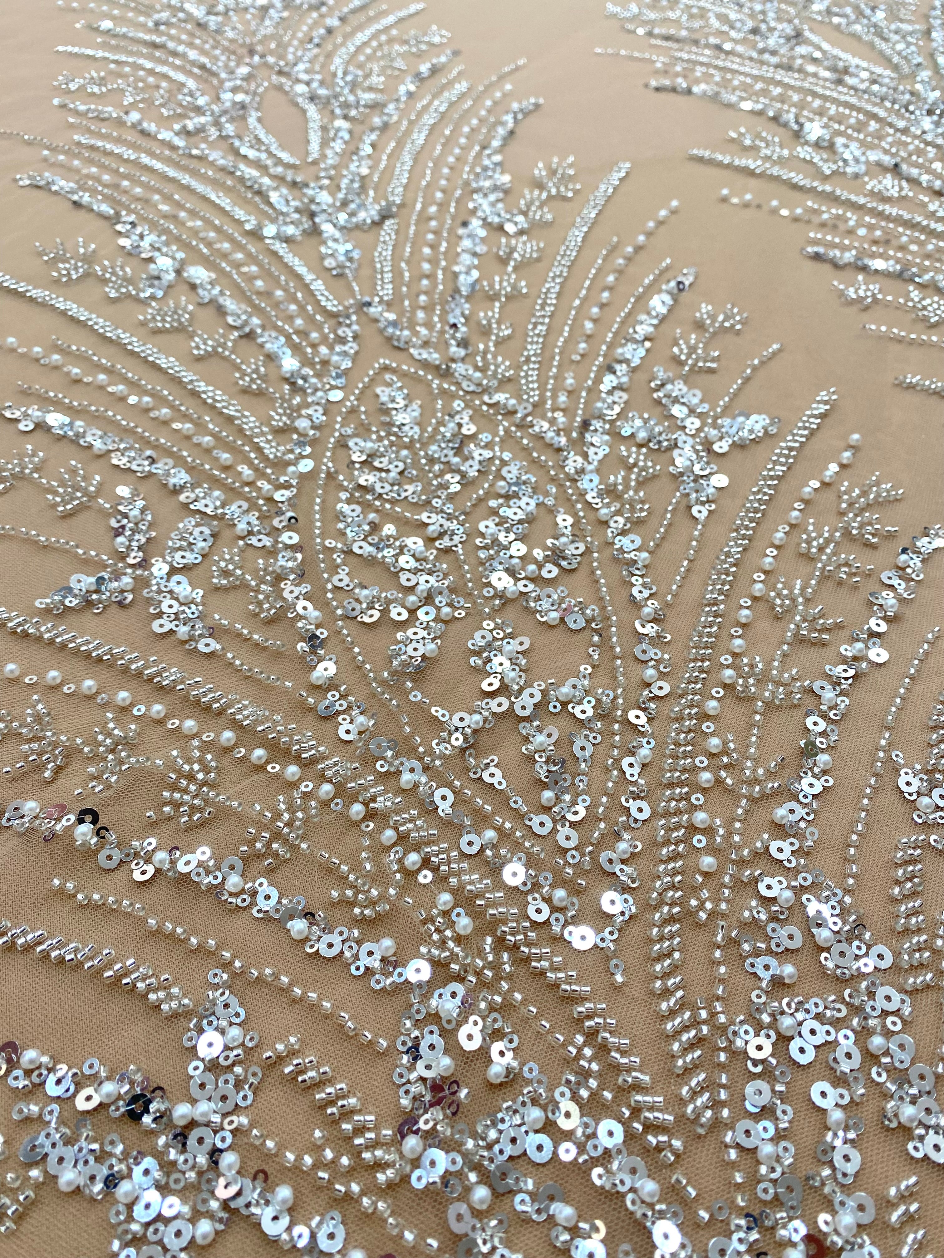 Dantela Couture Argintie cu Tulle Nude cu Panou, cu Perle, Margele si Paiete