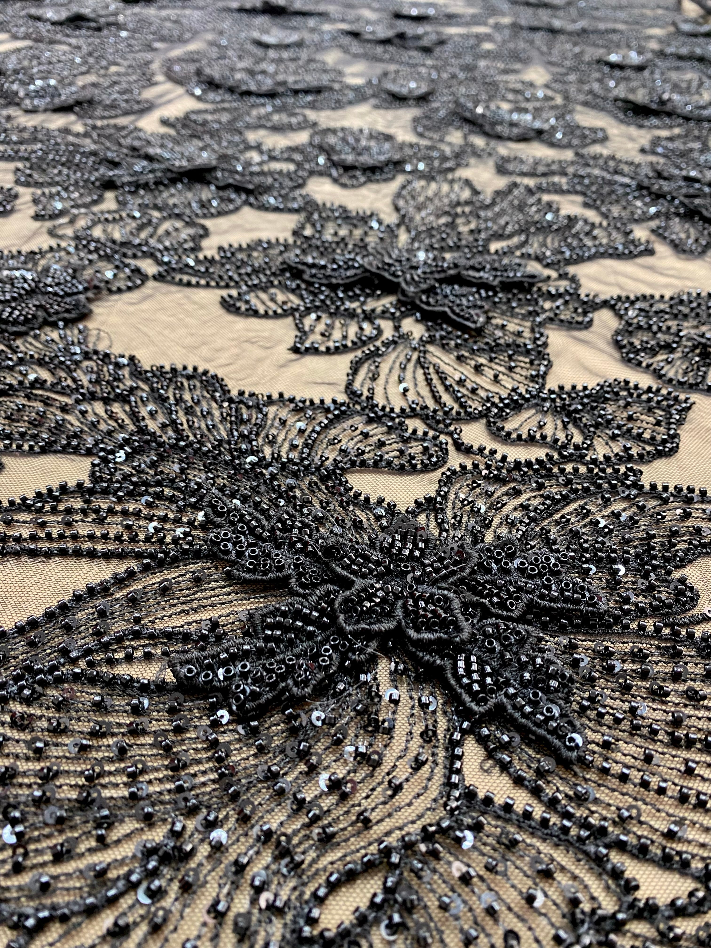 Dantela Couture 3D cu Flori Neagra cu Margele si Paiete