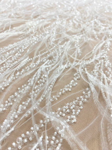 Dantela Couture Ivory cu Pene de Strut, cu Siraguri, cu Margele si Paiete