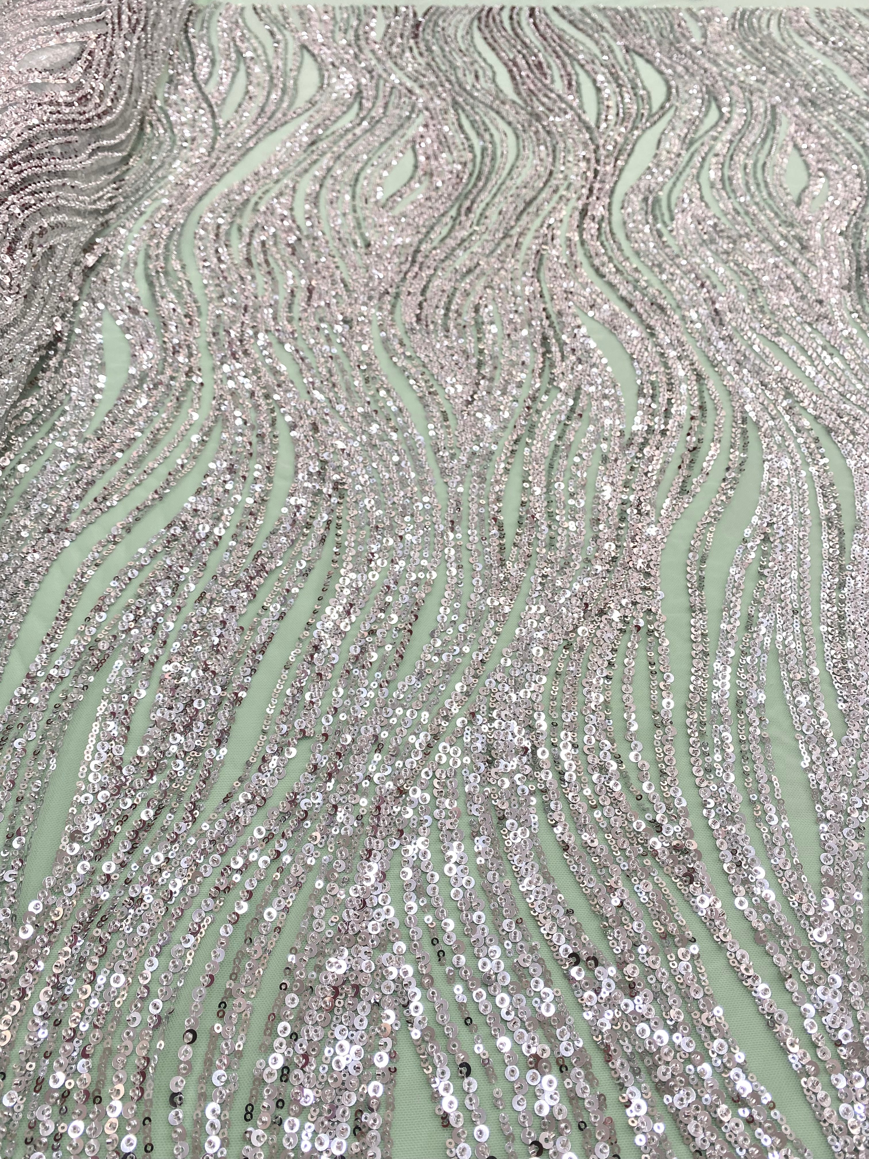 Dantela Couture Argintie pe Tulle Verde Menta cu Model Liniar, cu Margele si Paiete