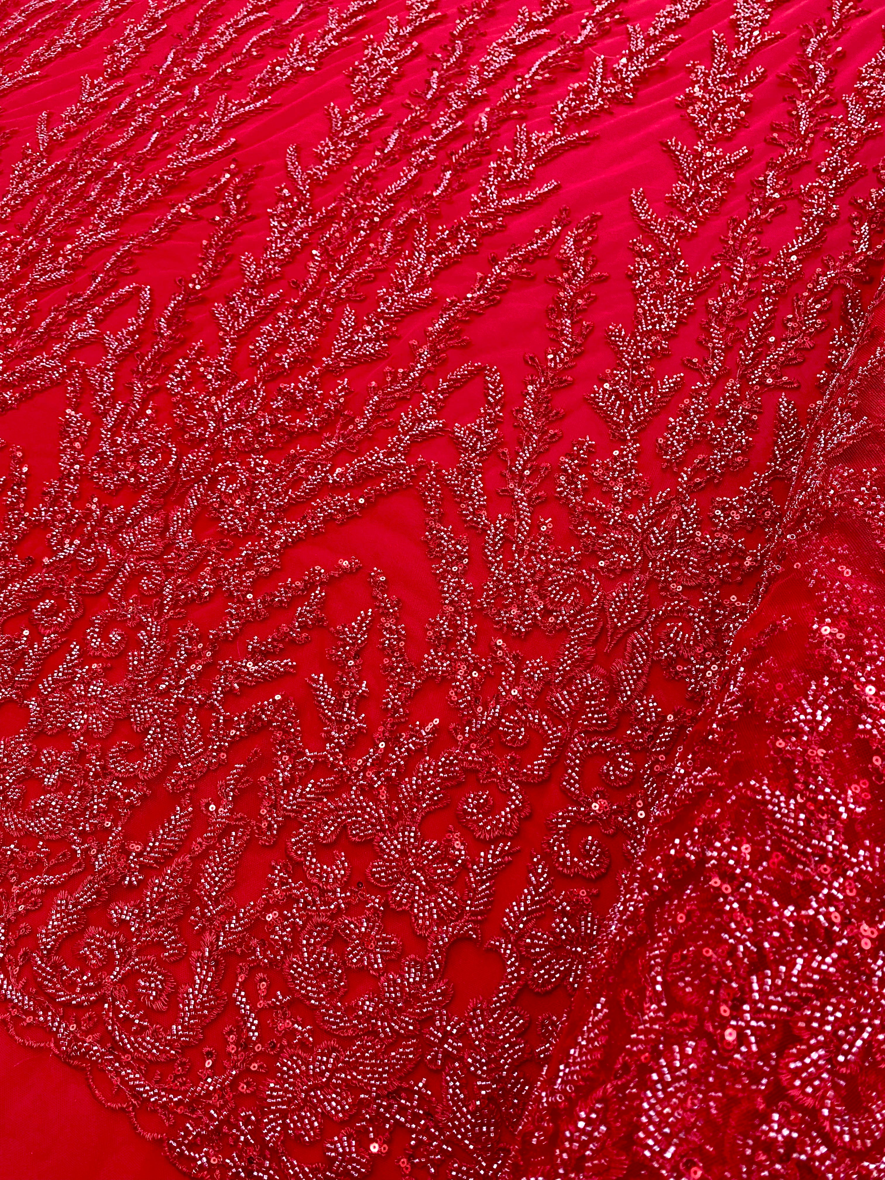 Piros Couture csipke geometriai mintával, gyöngyökkel, gyöngyöcskékkel és flitterekkel