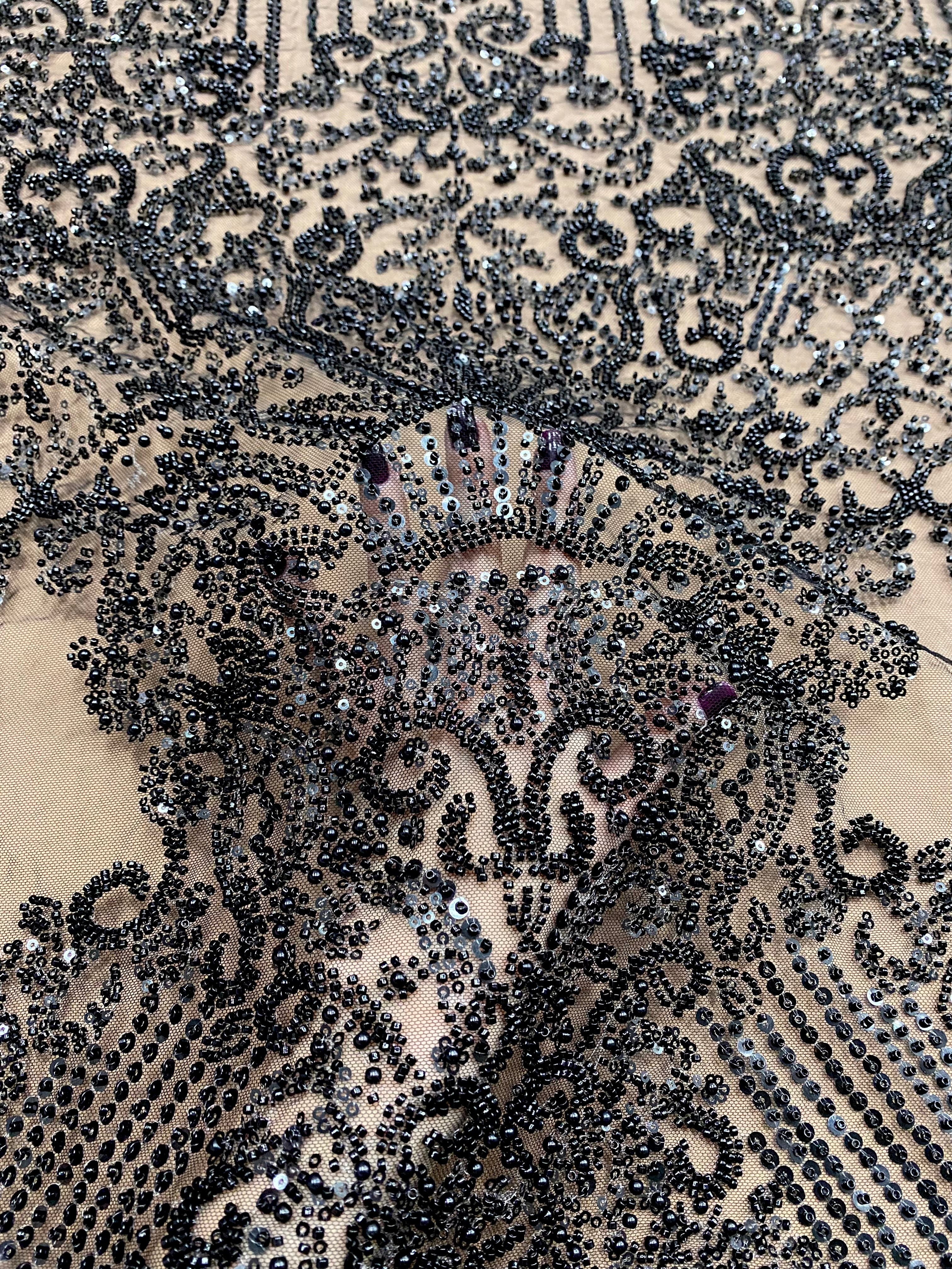 Dantela Couture Neagra cu Model Geometric, cu Perle, Margele si Paiete