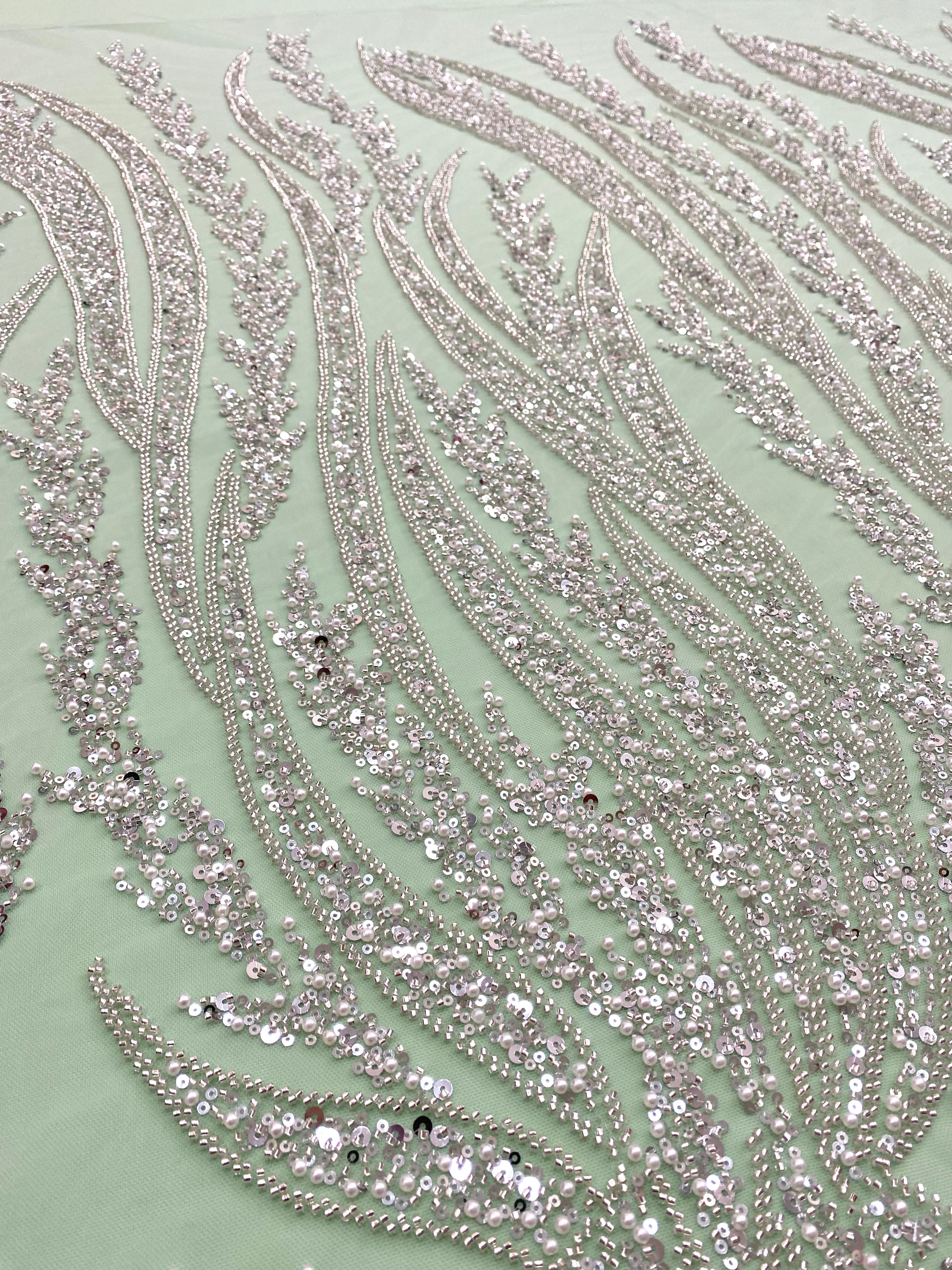 Dantela Couture Argintie pe Tulle Verde Menta cu Panou, cu Perle, Margele si Paiete