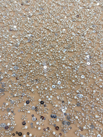 Dantela Couture Argintie pe Tulle Nude in Degrade, cu Perle, Margele si Paiete