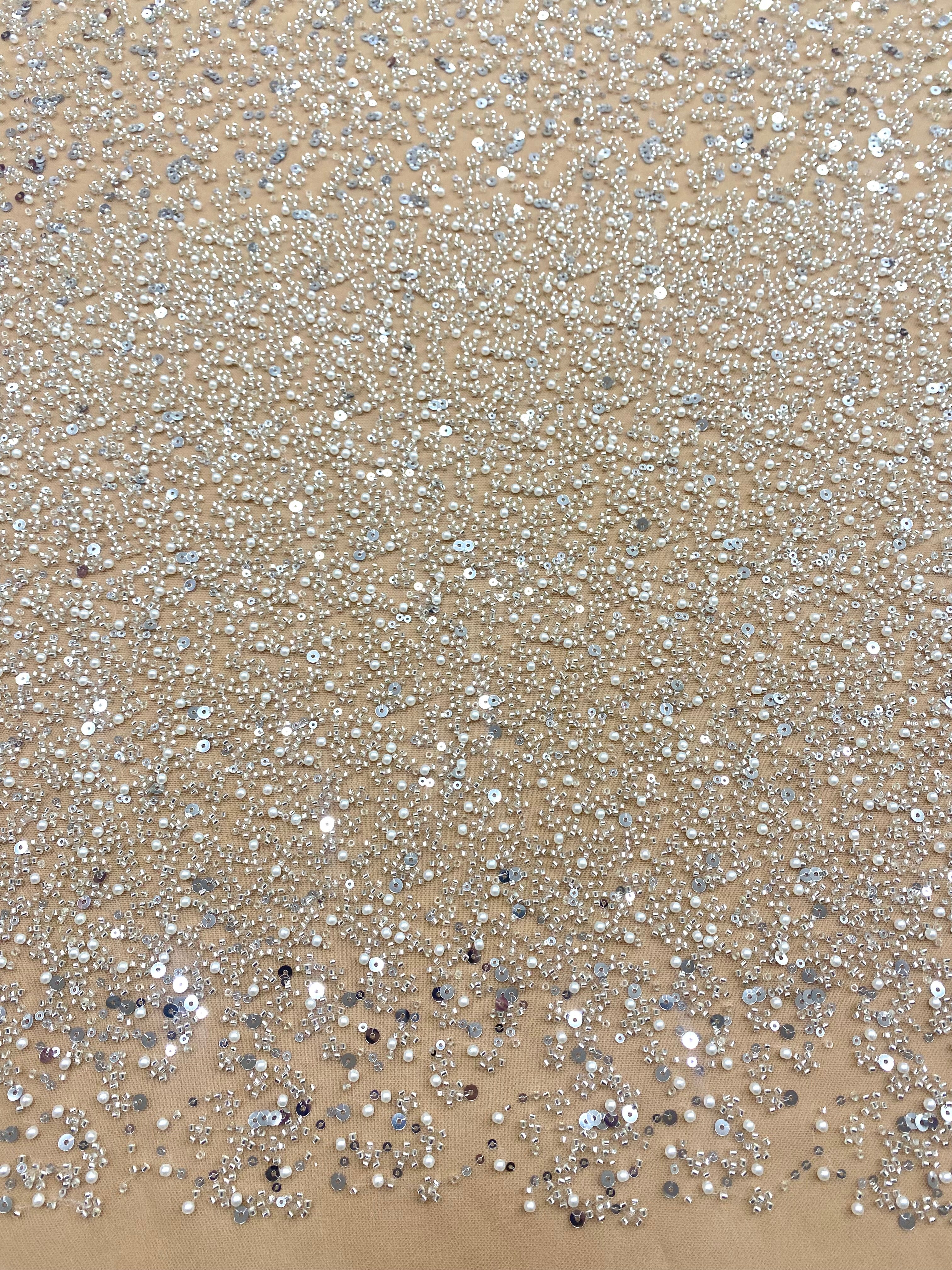 Dantela Couture Argintie pe Tulle Nude in Degrade, cu Perle, Margele si Paiete