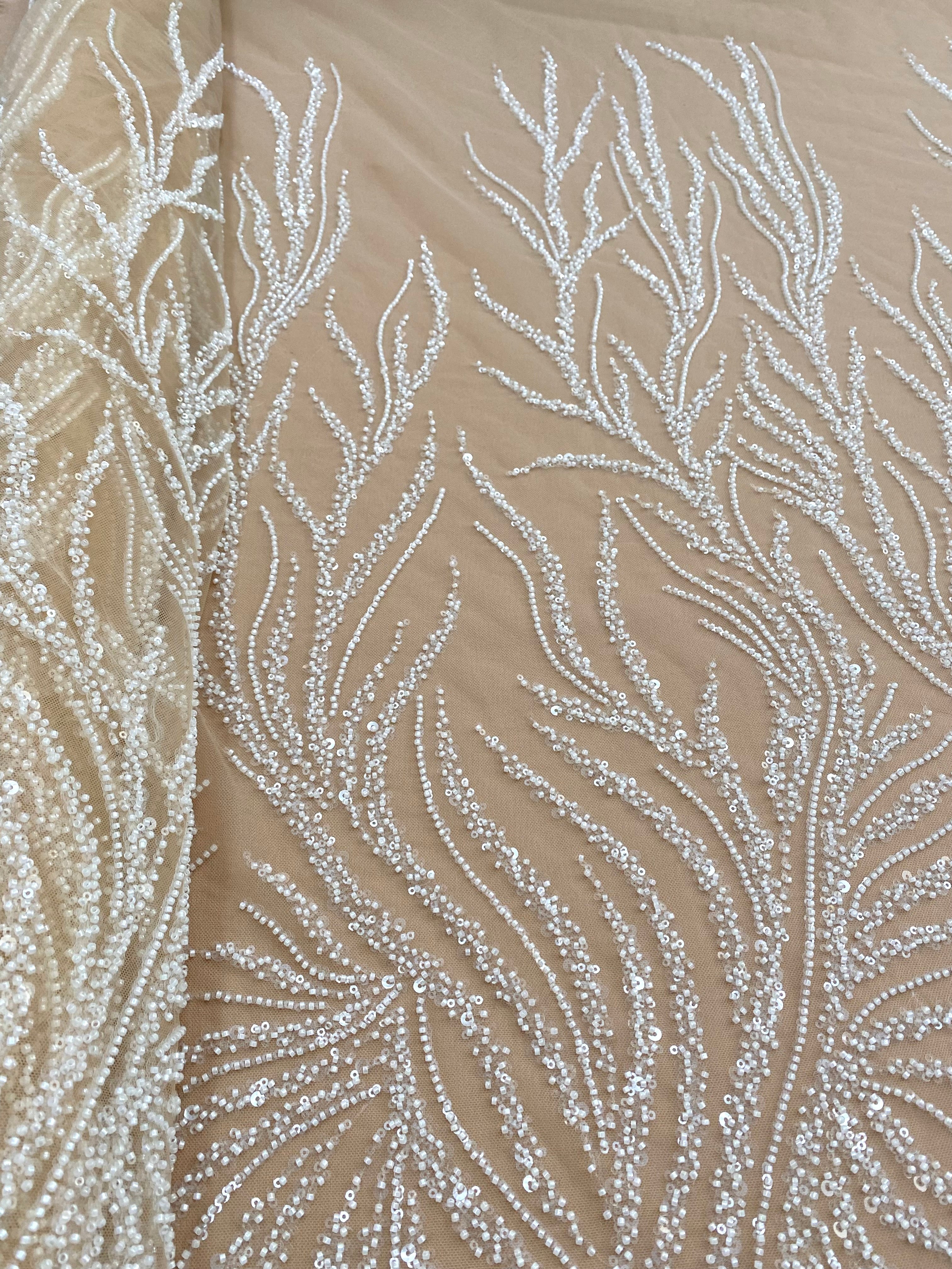 Dantela Couture Ivory cu Tulle Nude cu Siraguri, cu Margele si Paiete