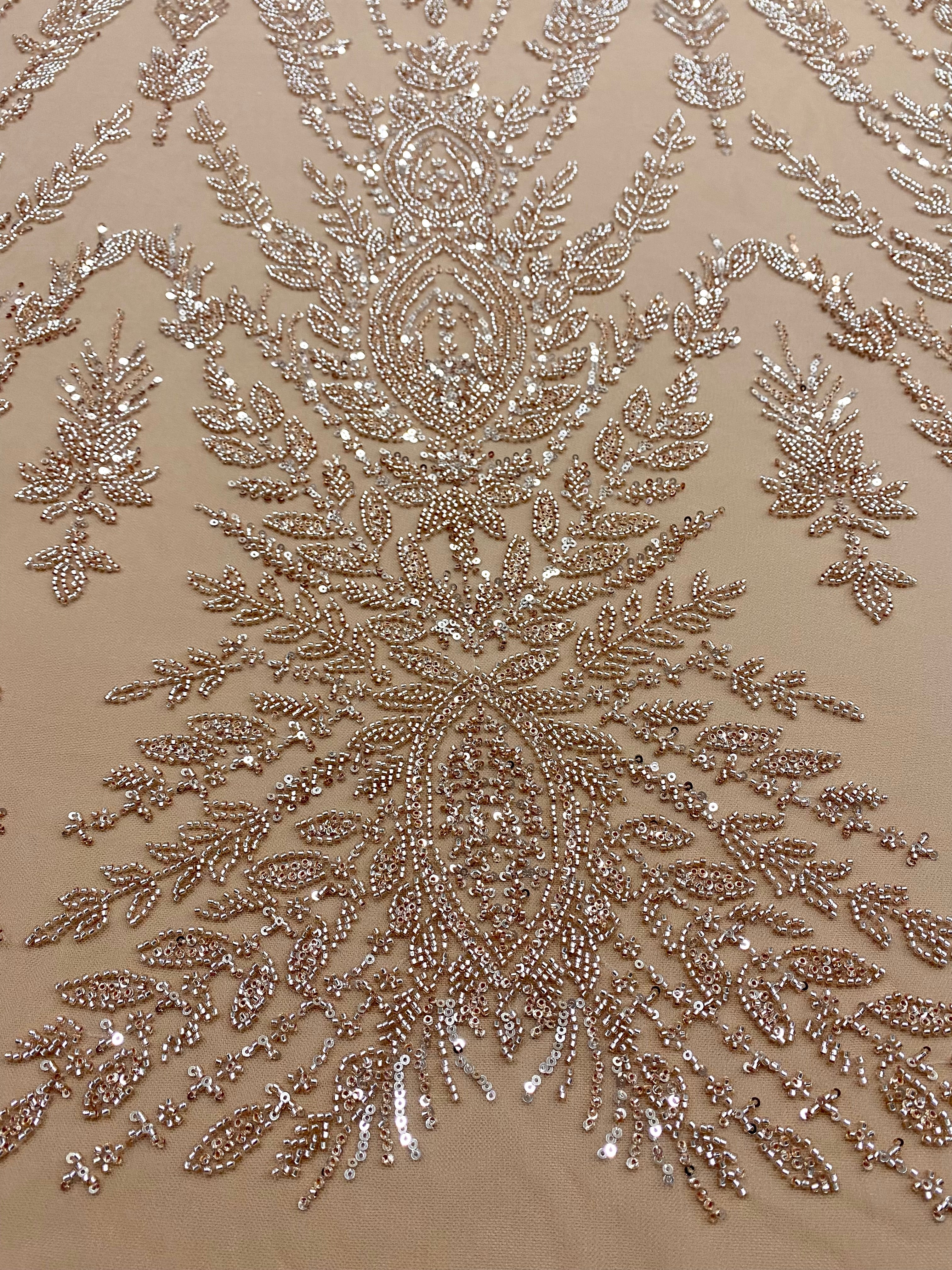 Dantela Couture Arany Rose Szimmetrikus Mintával, Gyöngyökkel és Flitterekkel