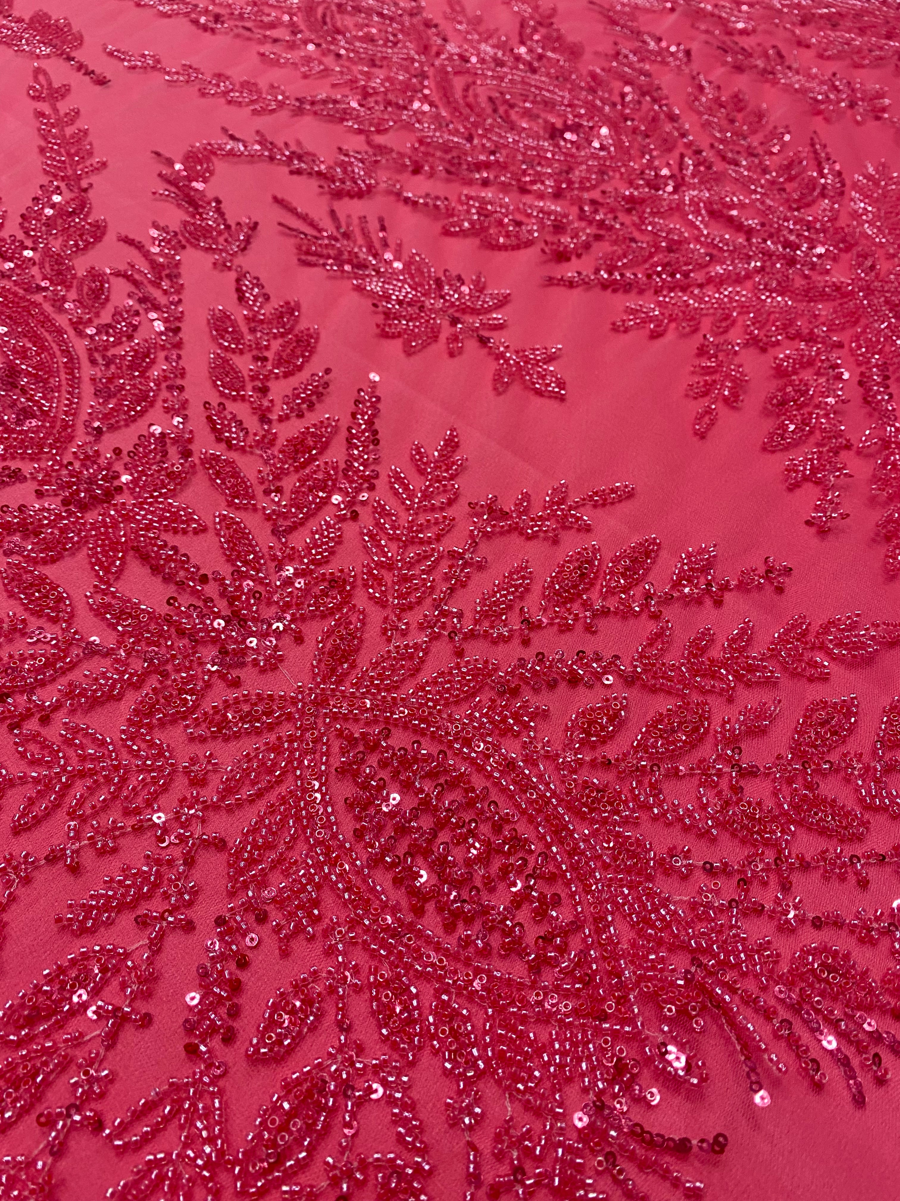 Dantela Couture Roz Coral cu Model Simetric, cu Margele si Paiete